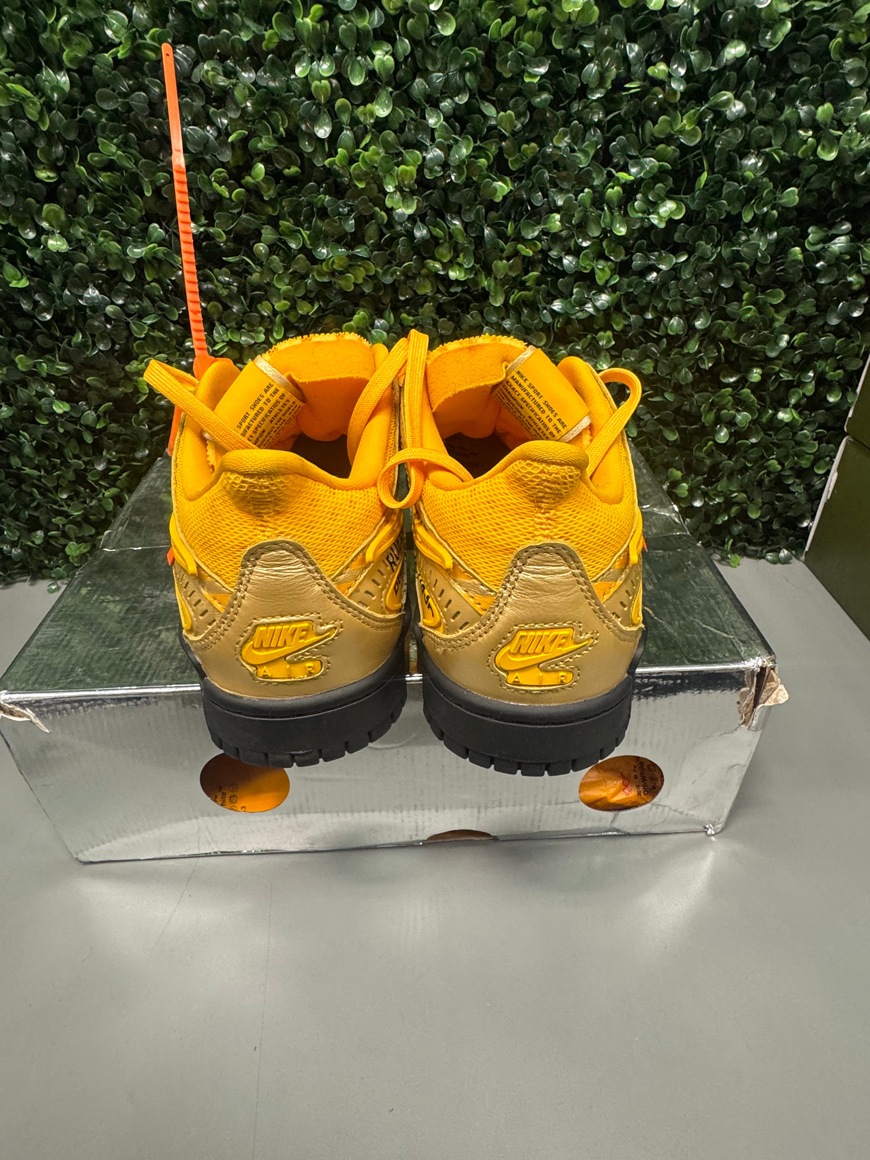 Nike Air Rubber Dunk Off-White "University Gold" Size 9 Preowned