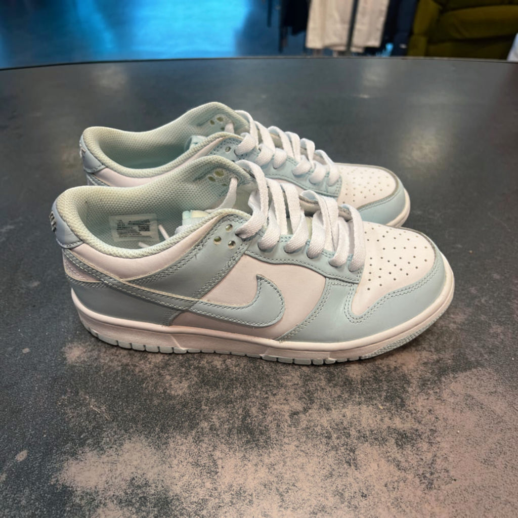 Nike Dunk Low "Glacier" Size 6Y Preowned