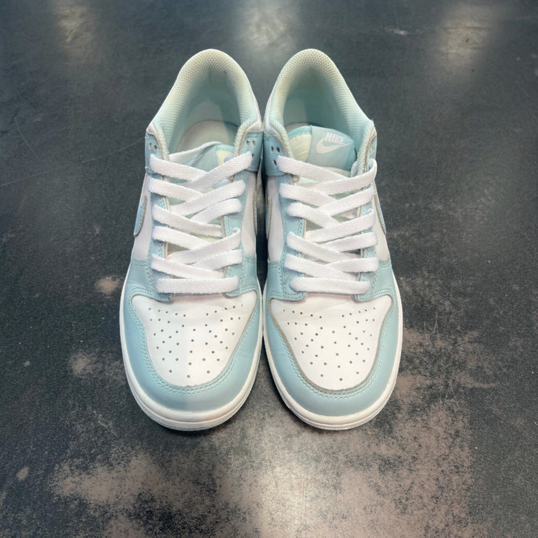 Nike Dunk Low "Glacier" Size 6Y Preowned
