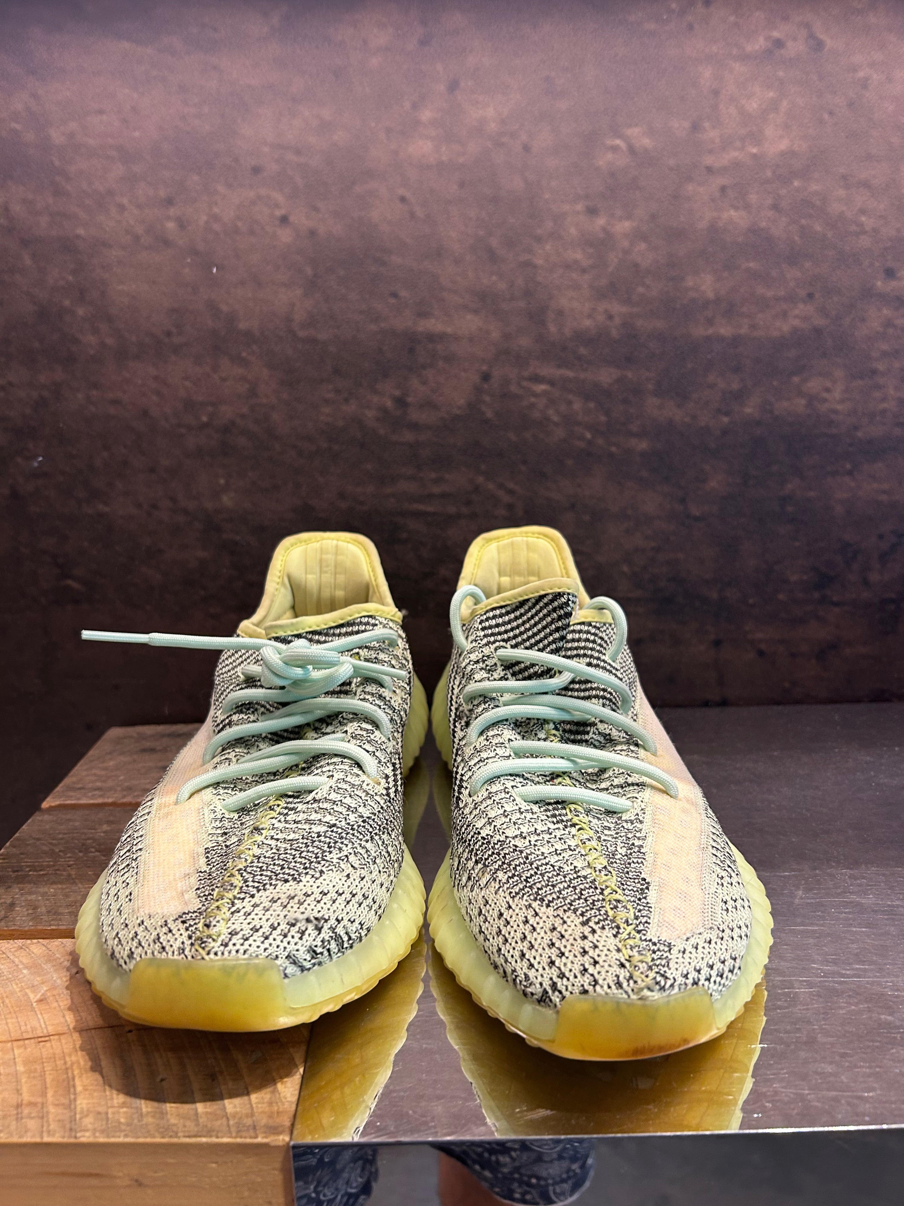 Yeezy 350 "YeezReel" Size 9.5 Preowned
