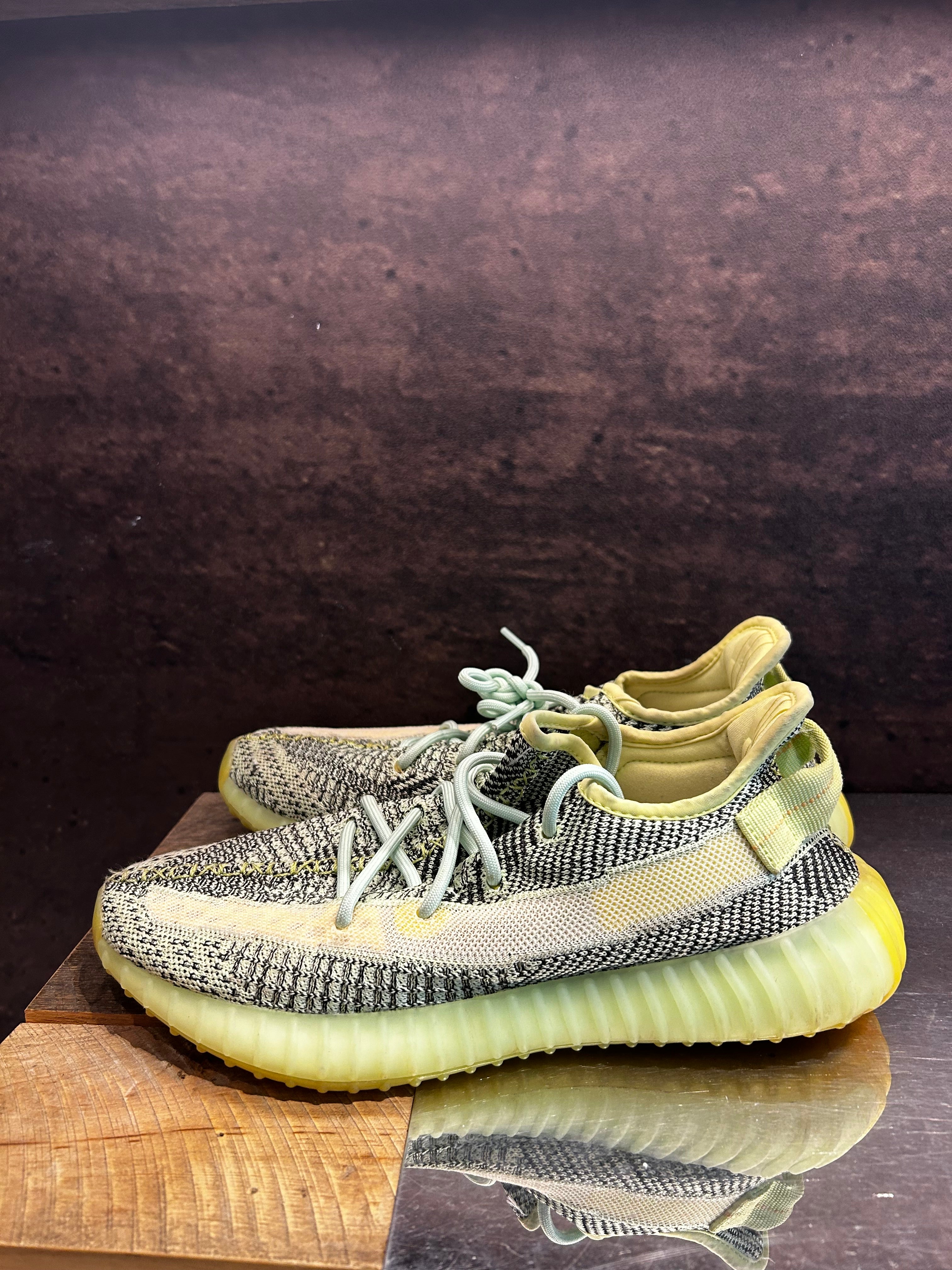 Yeezy 350 "YeezReel" Size 9.5 Preowned