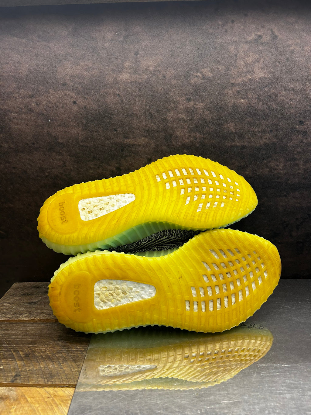 Yeezy 350 "YeezReel" Size 9.5 Preowned
