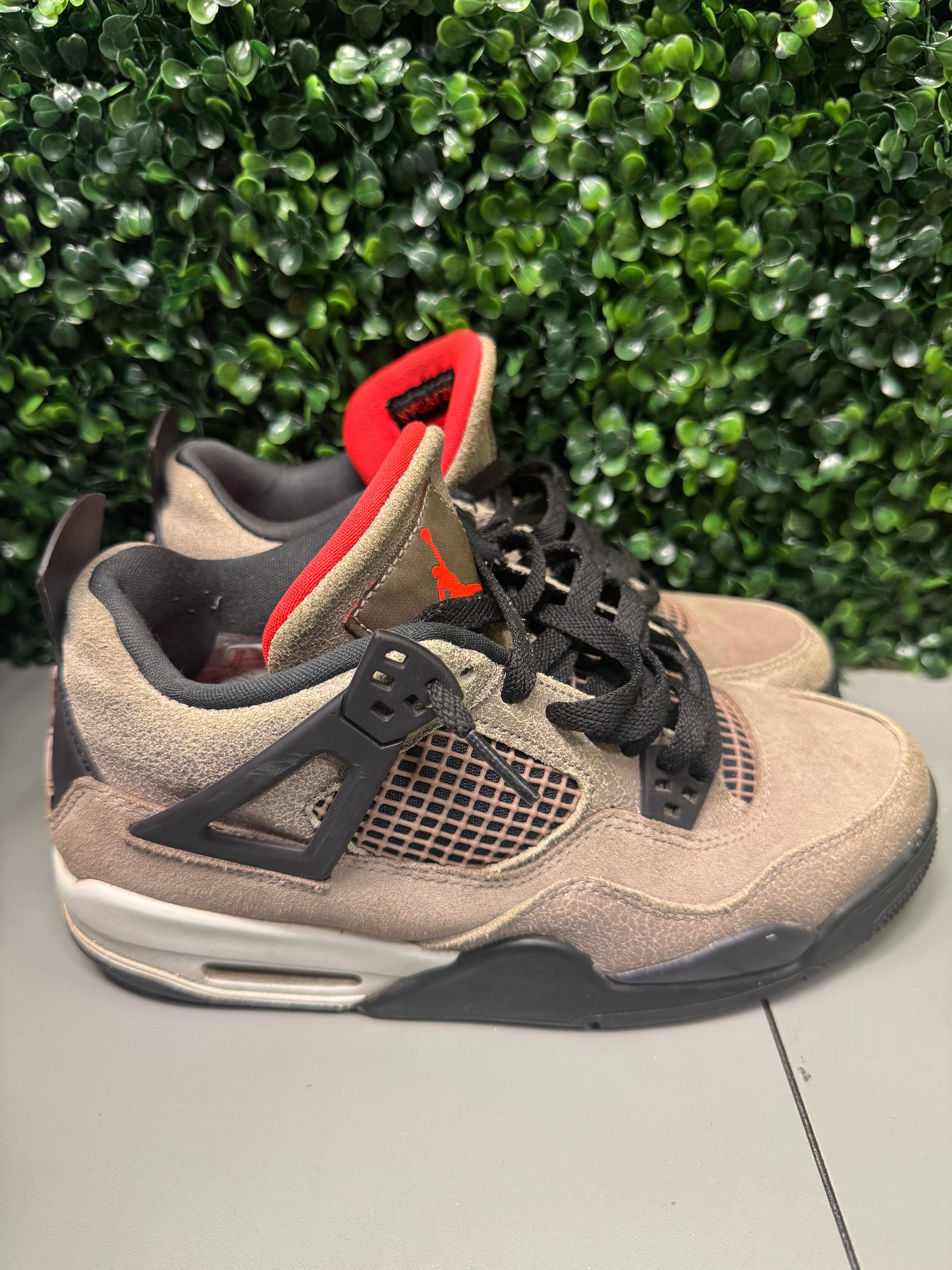 Jordan 4 Retro "Taupe Haze" Size 7Y Preowned