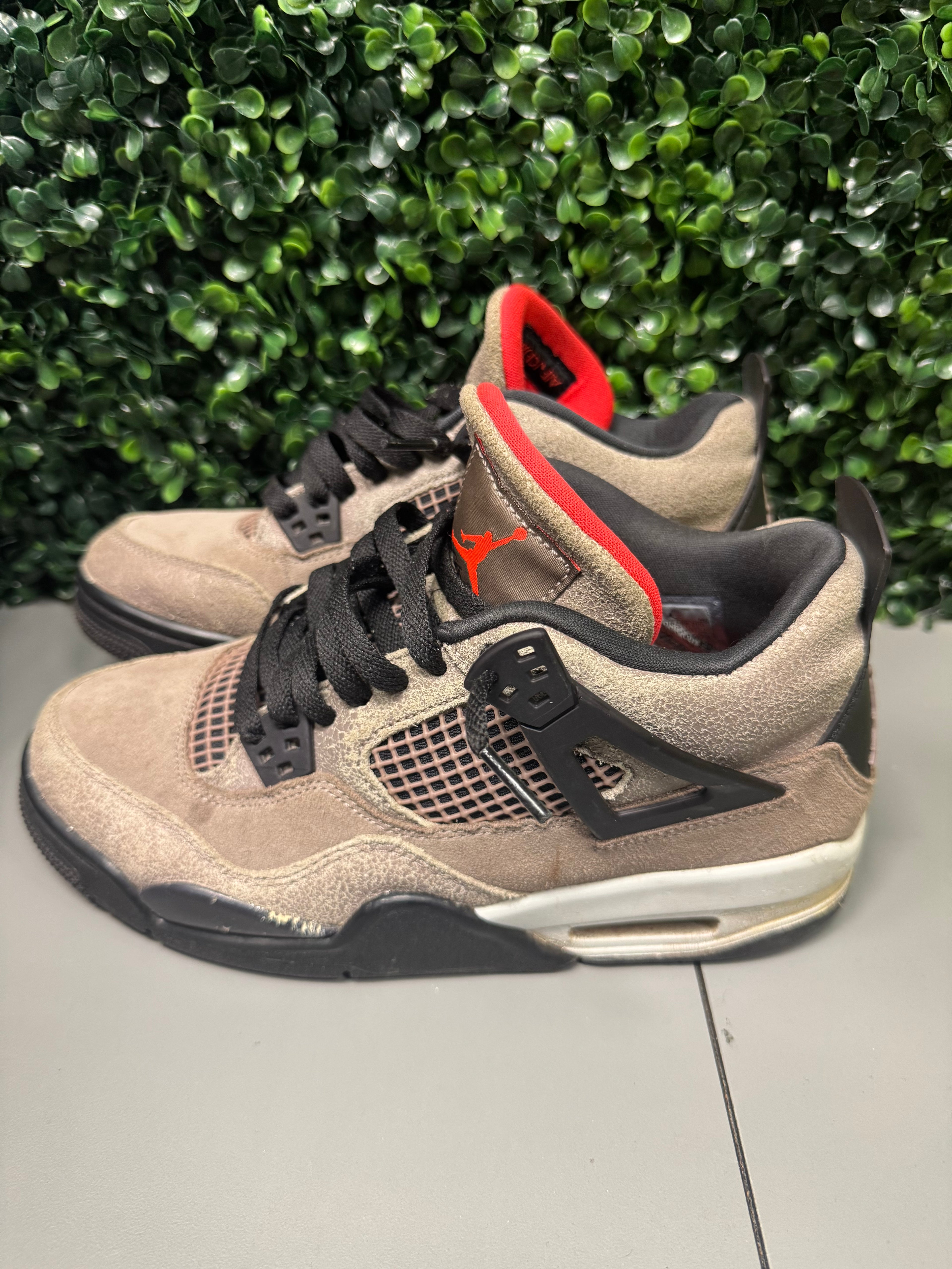 Jordan 4 Retro "Taupe Haze" Size 7Y Preowned