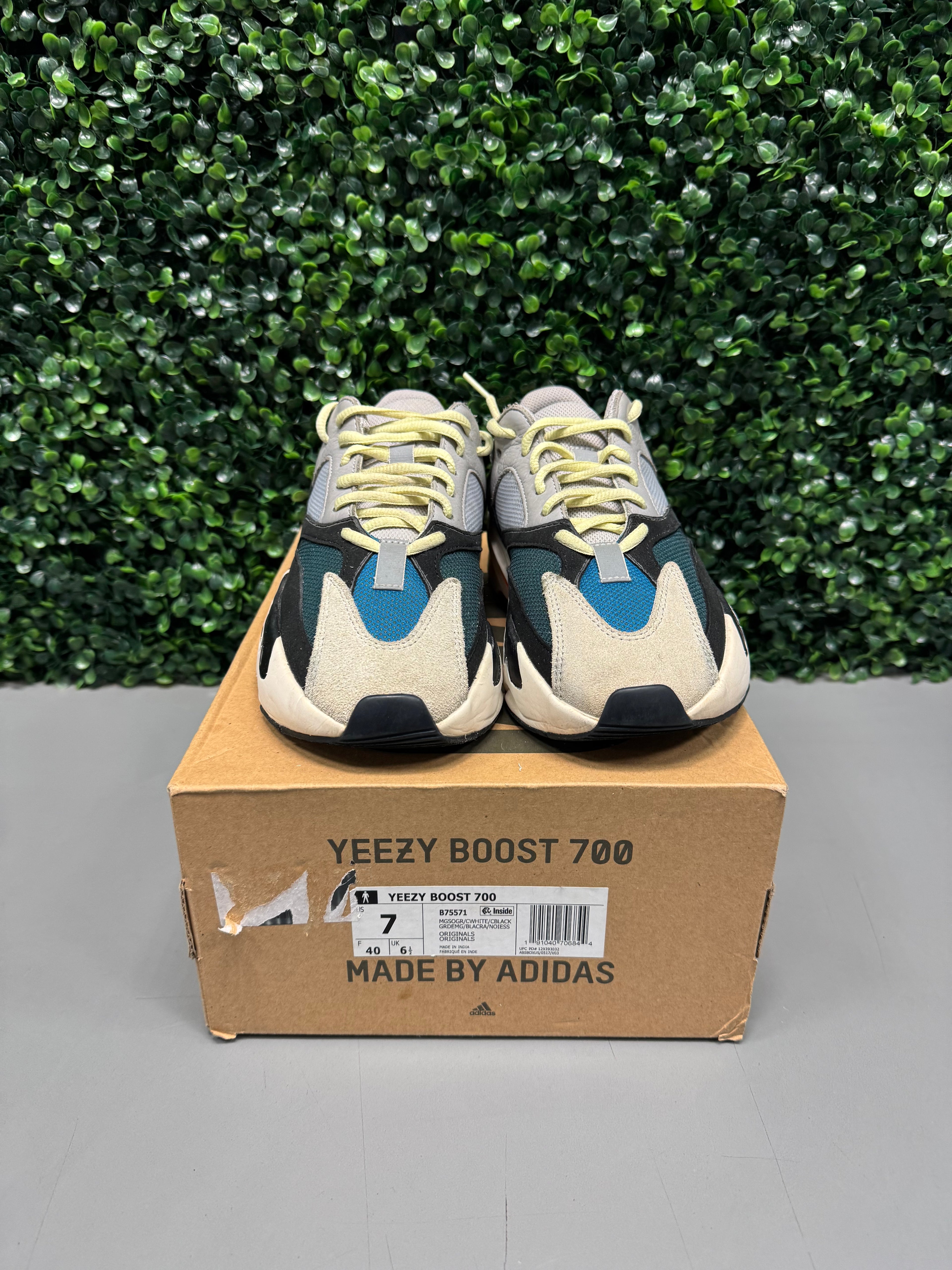 adidas Yeezy Boost 700 Wave Runner Size 7 Preowned
