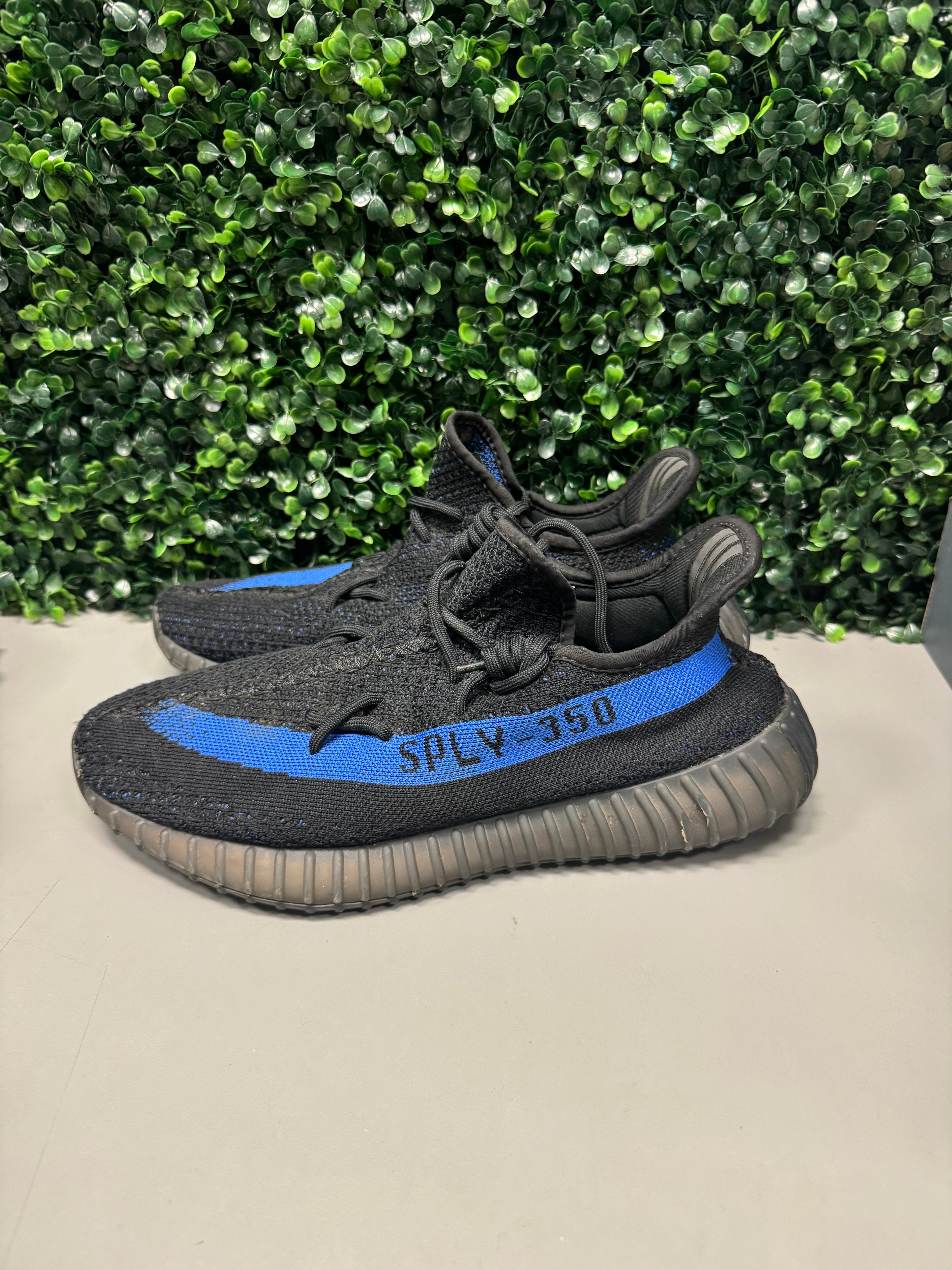 Yeezy 350 "Dazzling Blue" Size 11 Preowned