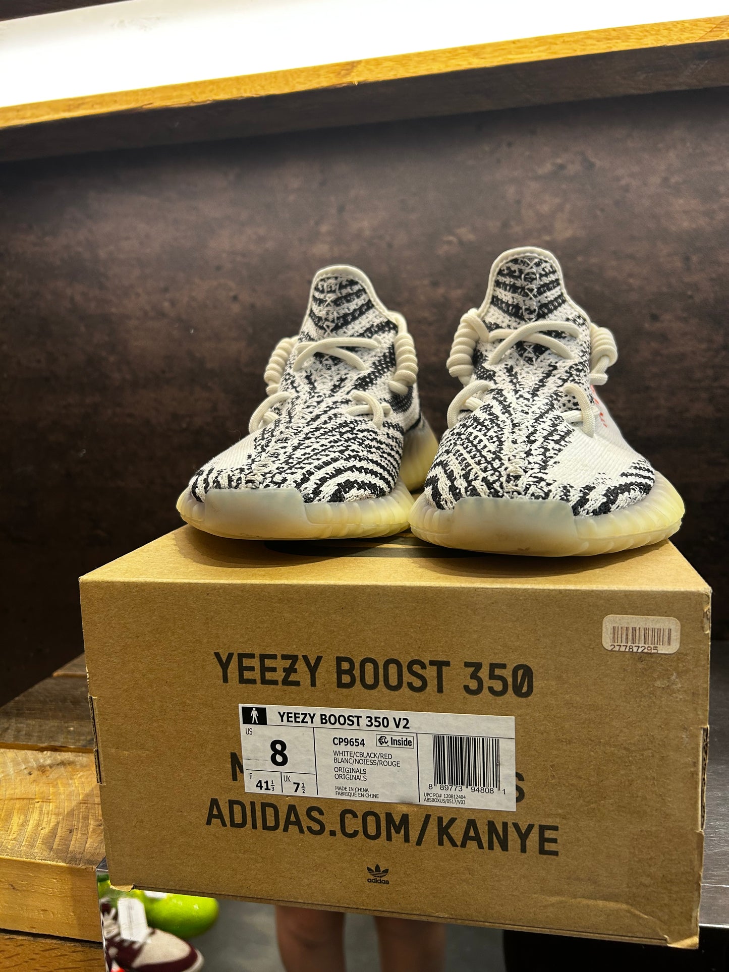 Yeezy 350 V2 "Zebra" Size 8 Preowned