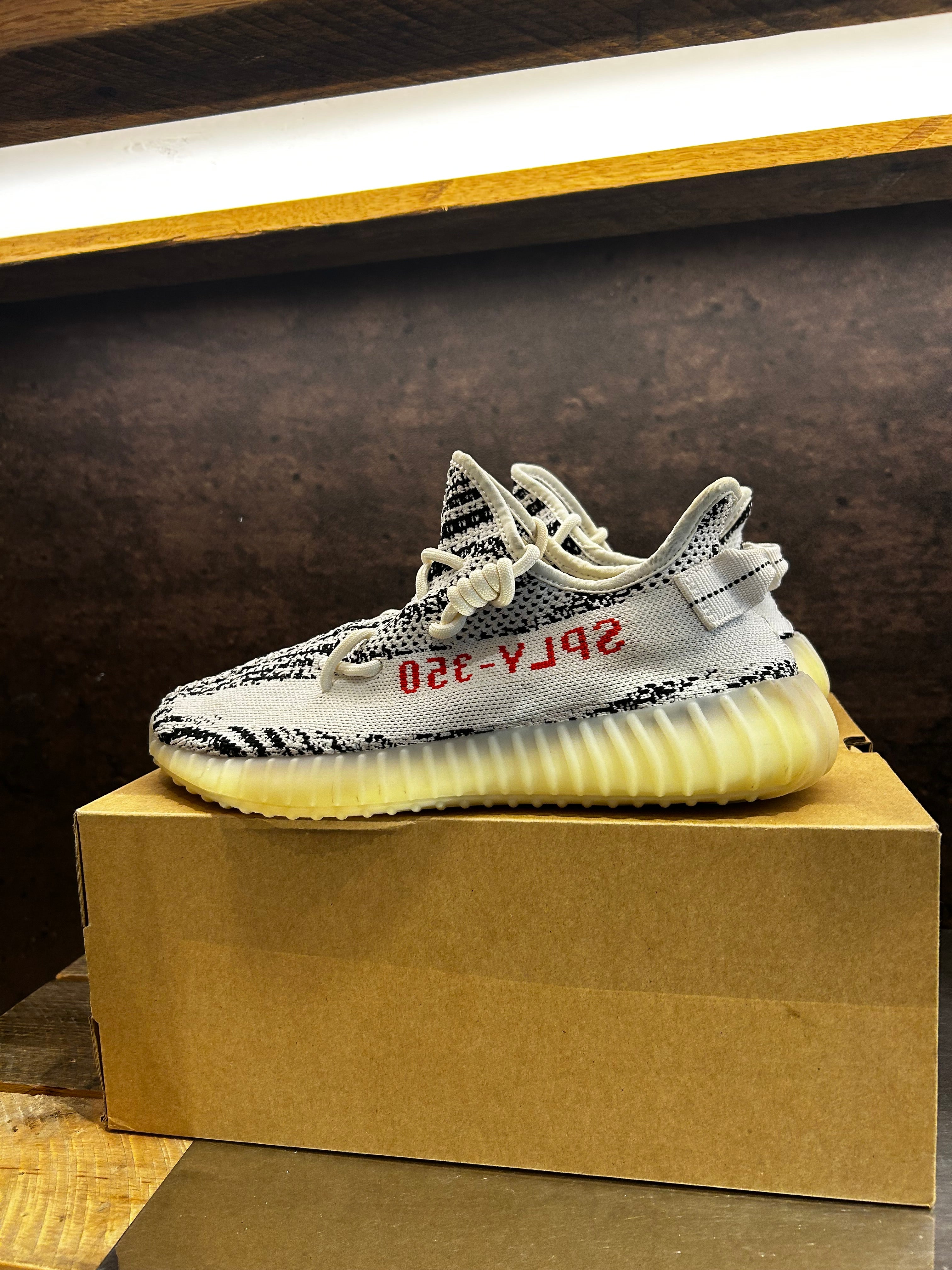 Yeezy 350 V2 "Zebra" Size 8 Preowned
