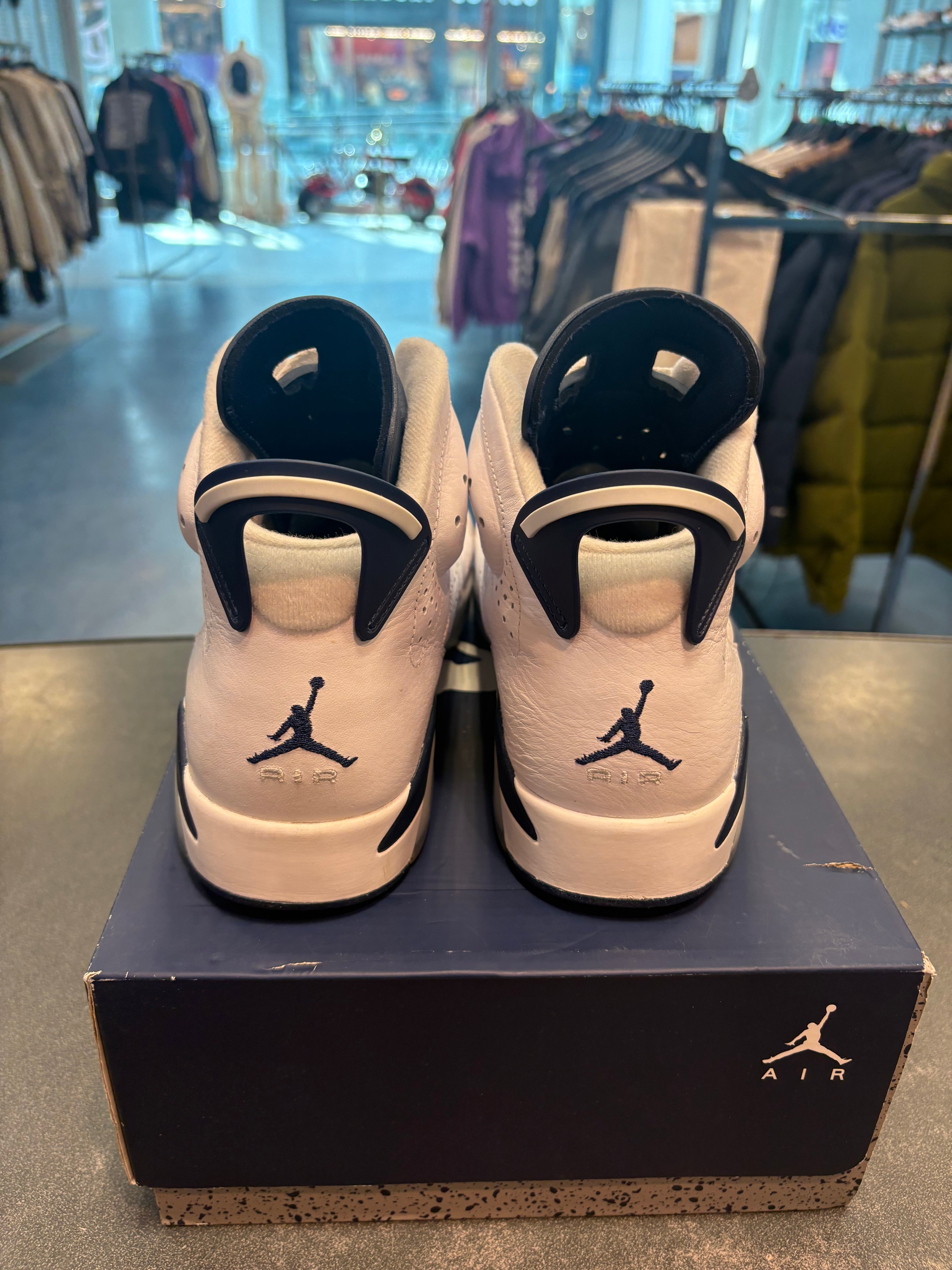 Air Jordan 6 Midnight Navy Size 10M Preowned