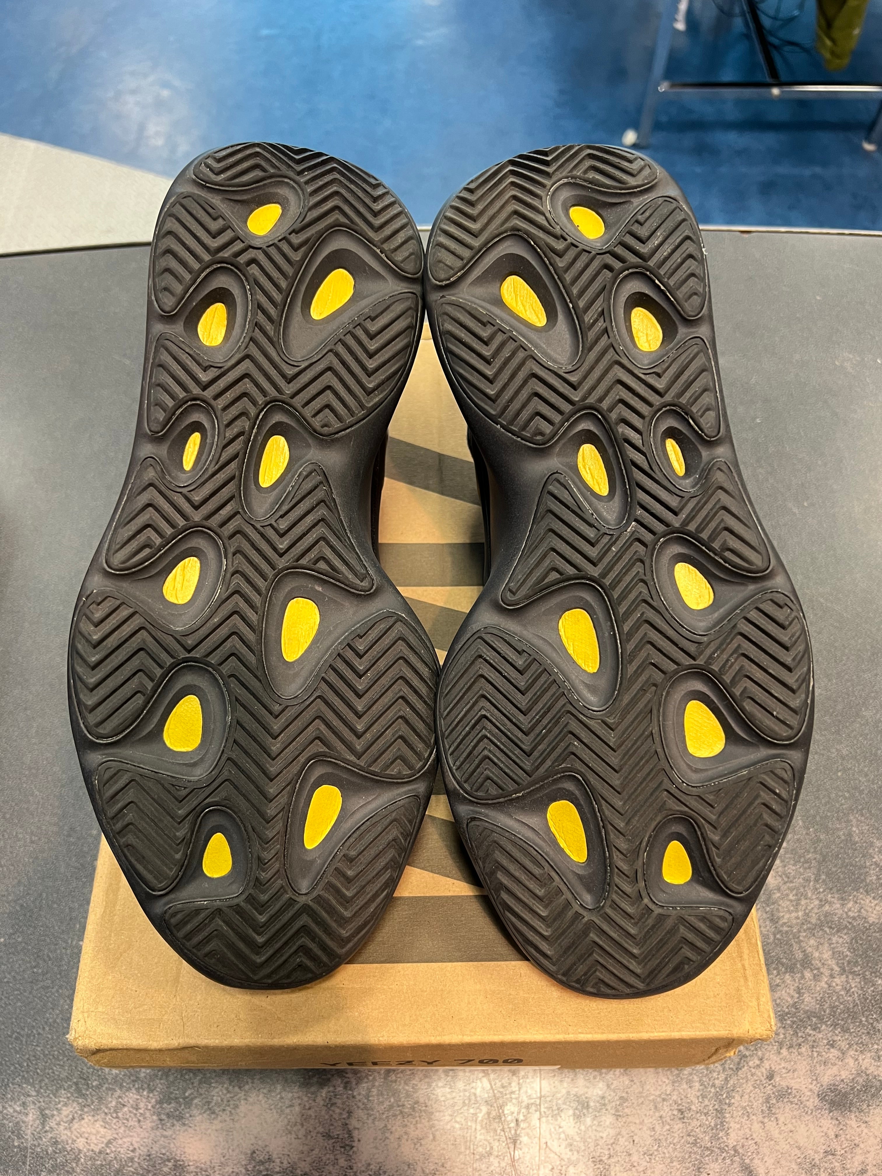 Yeezy 700 V3 "Alvah" Size 11M Preowned