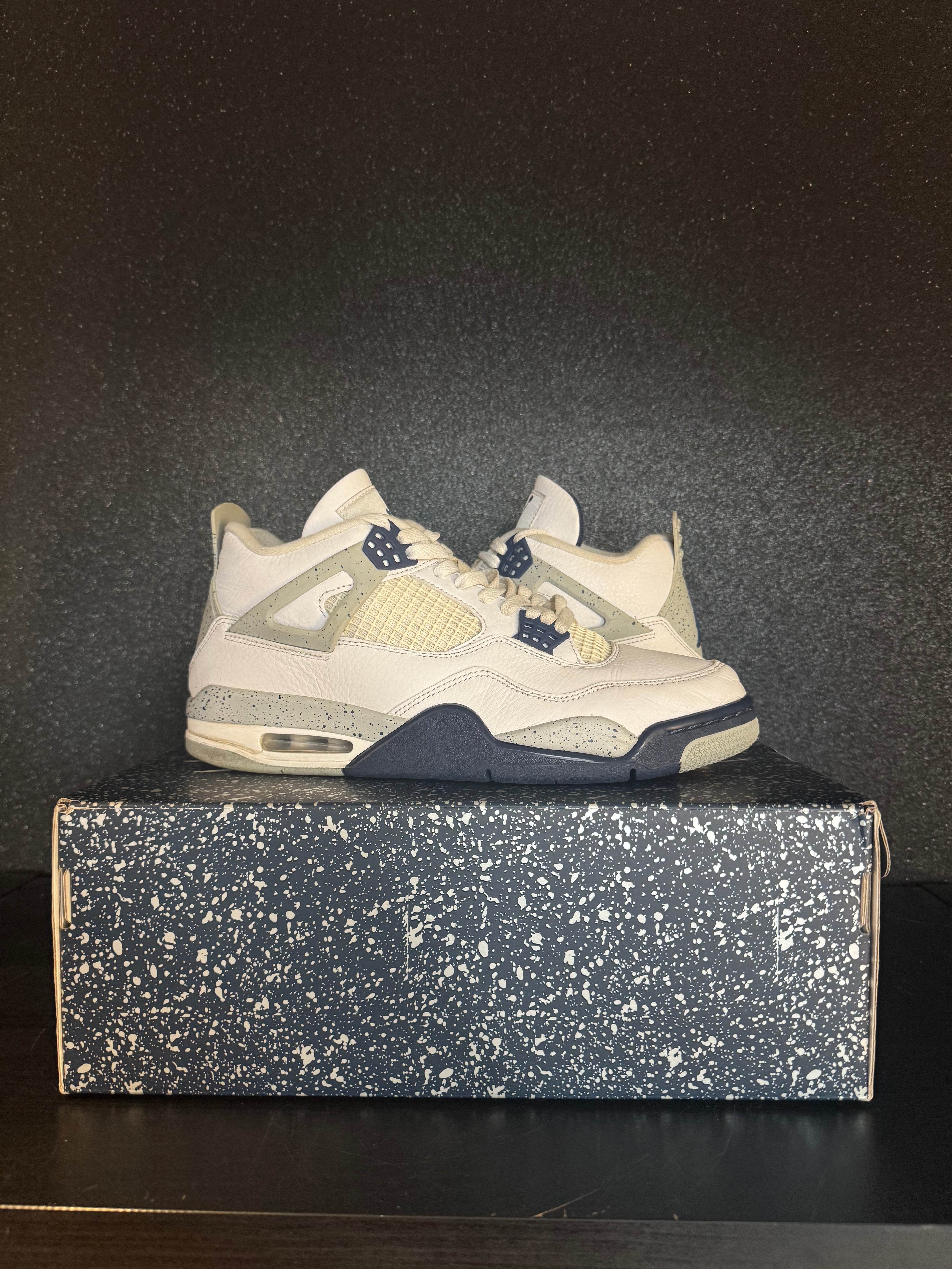 Jordan 4 'Midnight Navy' Size 11 Preowned with box