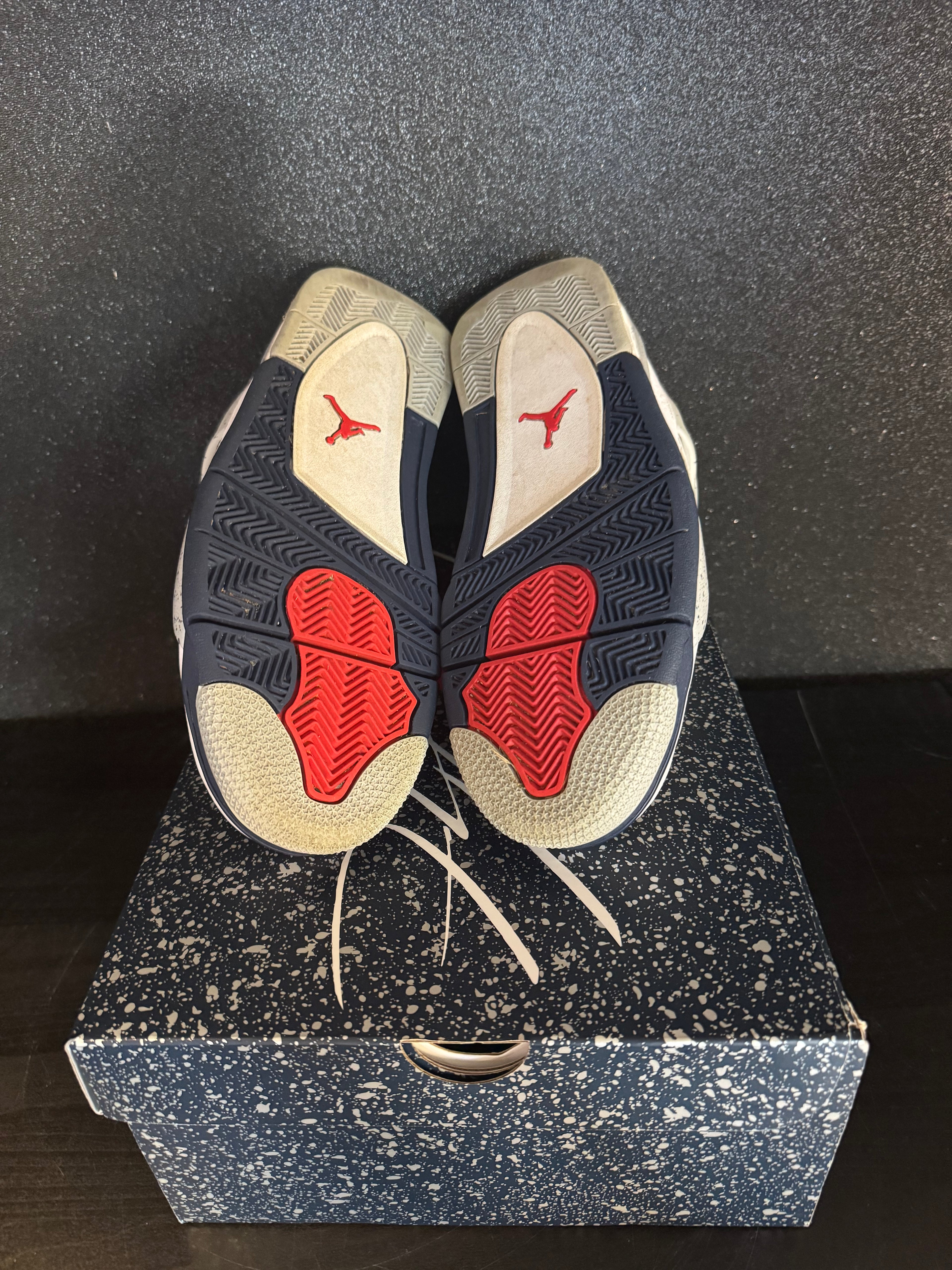 Jordan 4 'Midnight Navy' Size 11 Preowned with box