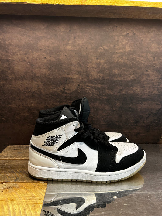 Jordan 1 Mid "Diamond Shorts" Size 7.5 Preowned