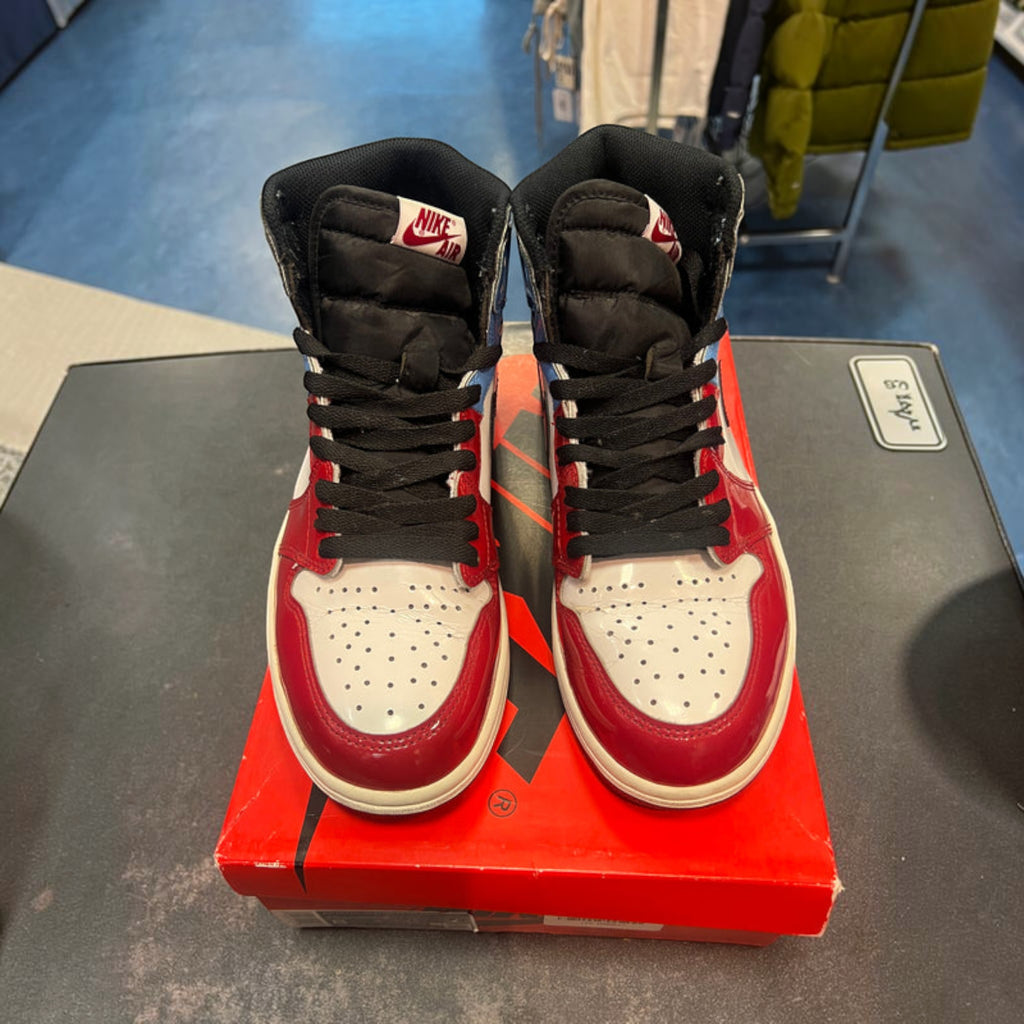 Jordan 1 "Fearless UNC Chicago" Size 8M Preowned