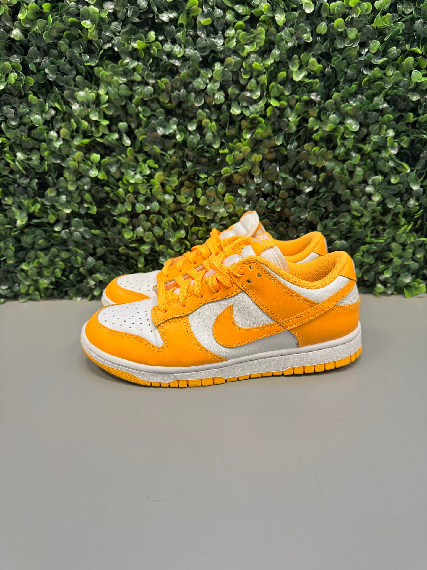 Nike Dunk Low "Laser Orange" Size 7W / 5.5Y Preowned
