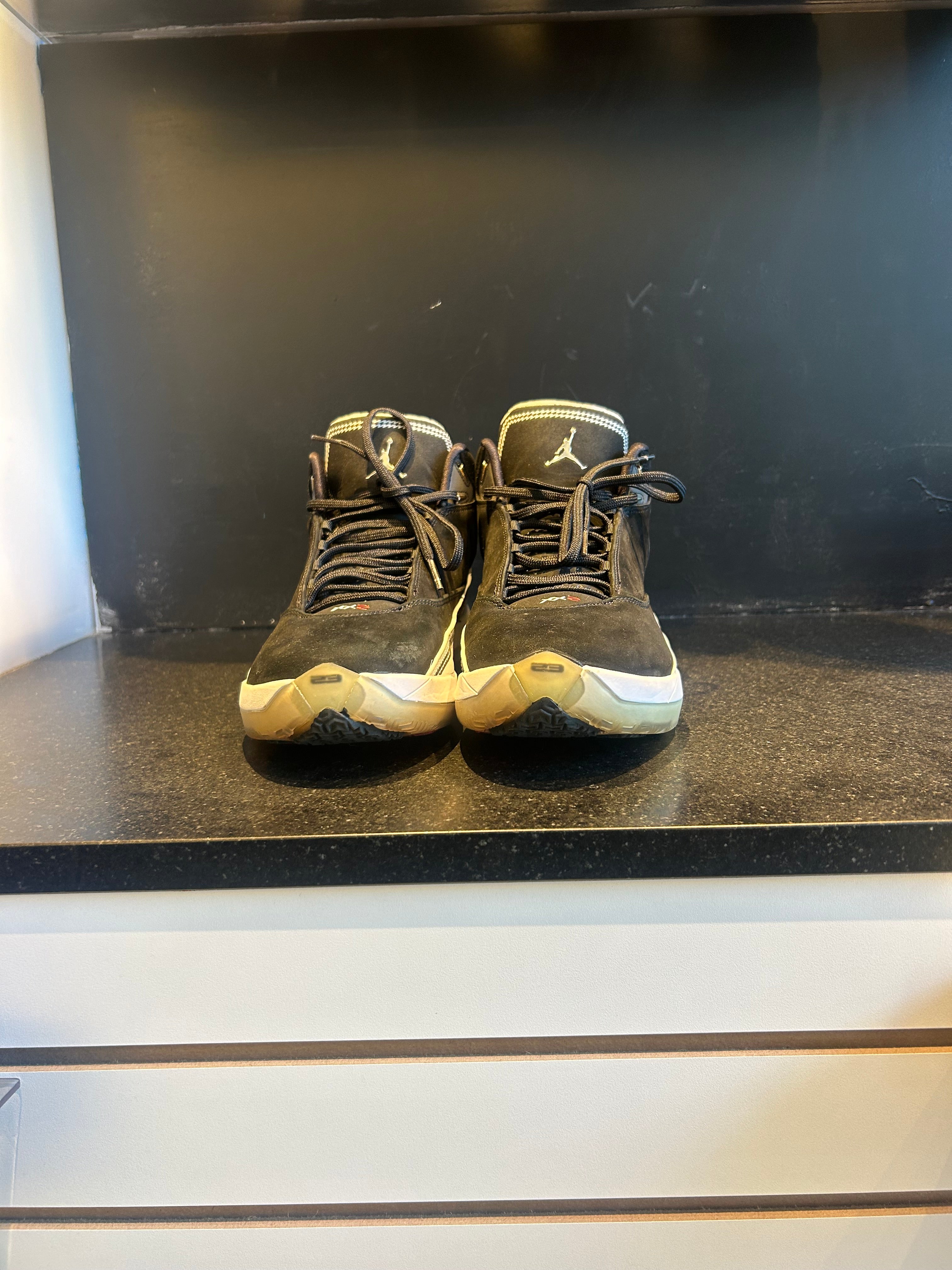 Jordan Countdown Pack 1/22 Size 10.5 Preowned