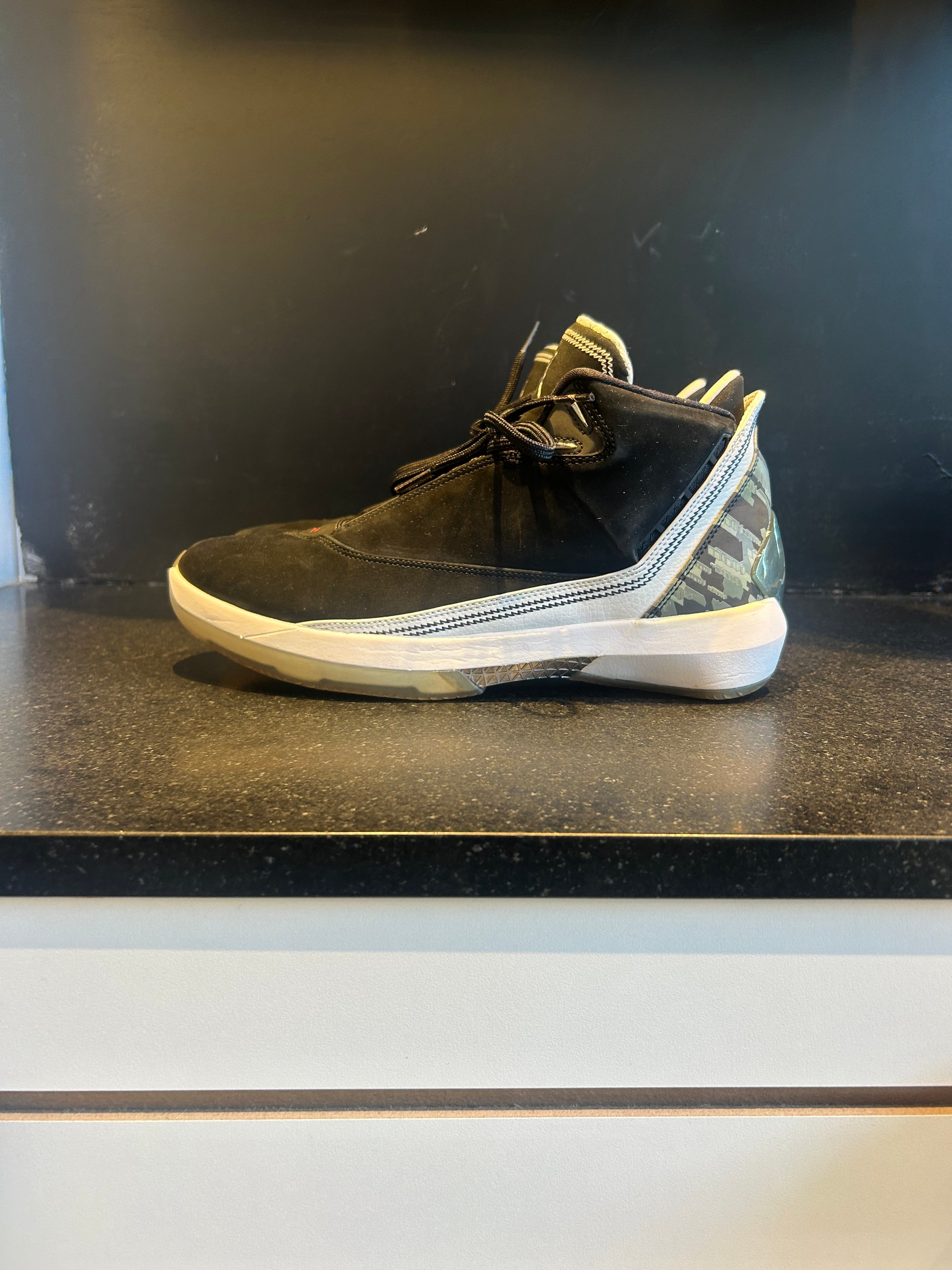 Jordan Countdown Pack 1/22 Size 10.5 Preowned