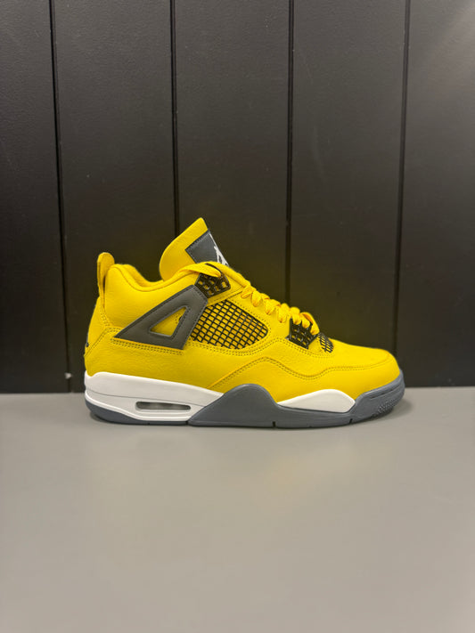 Jordan 4 "Lightning" Size 9 Preowned