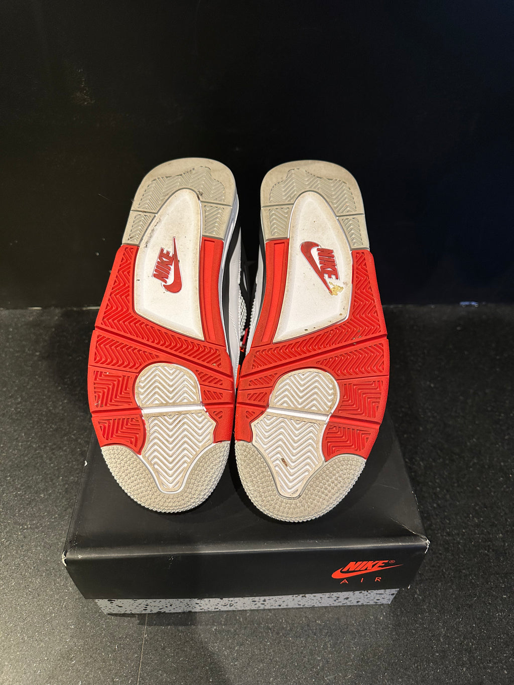 Jordan 4 "Fire Red" Size 9 Preowned With Box