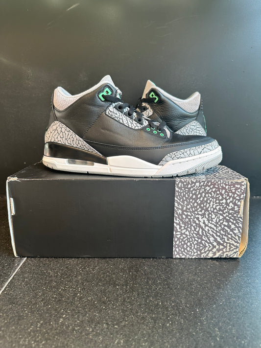 Jordan 3 "Green Glow" Size 10 preowned with box