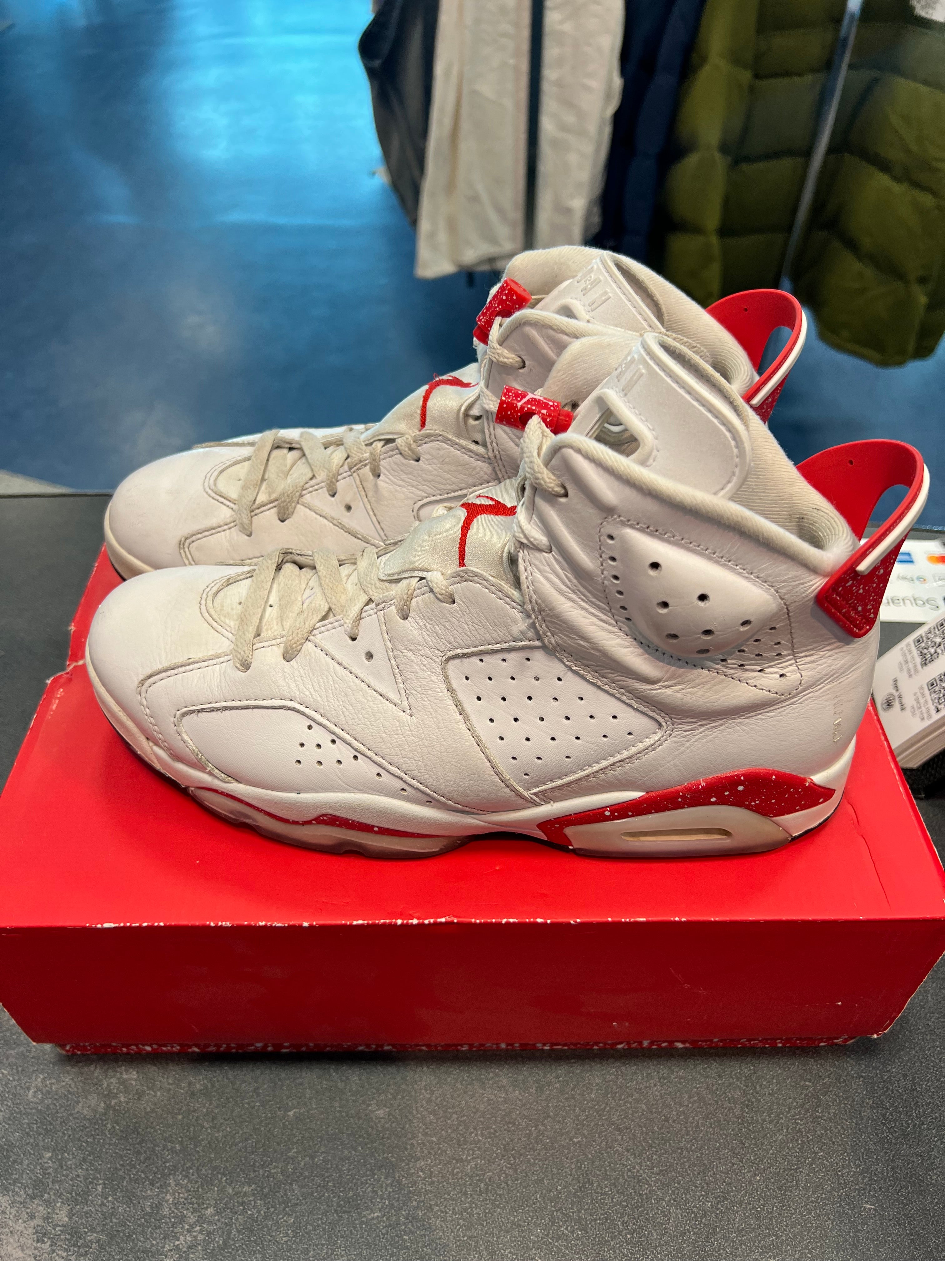 Air Jordan 6 Red Oreos Size 10M Preowned