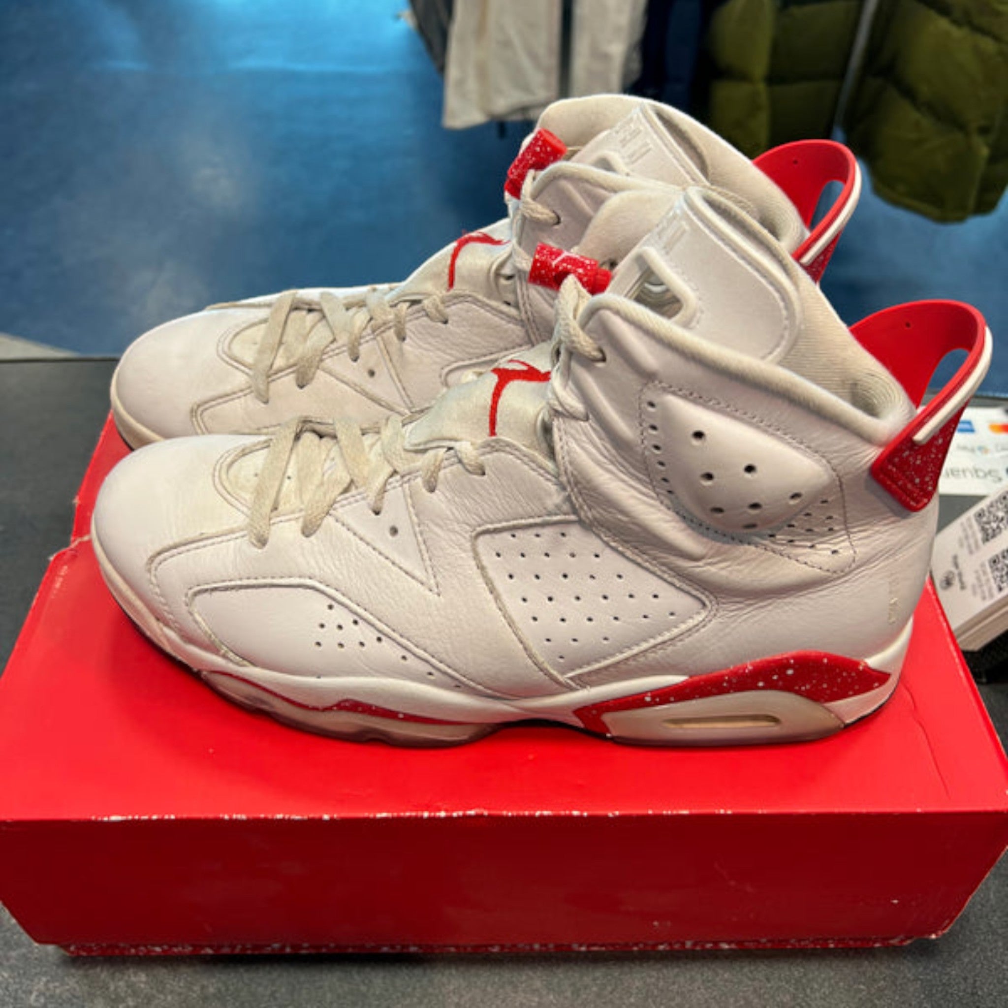 Air Jordan 6 Red Oreos Size 10M Preowned