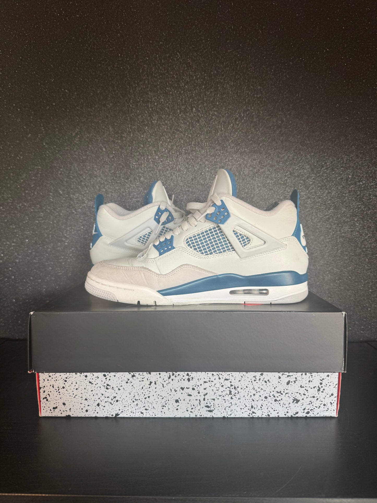 Jordan 4 'Military Blue' Size 10 Preowned with box