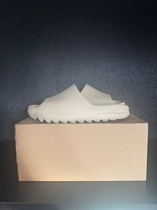 Yeezy Slide 'Bone' Size 11 Preowned with box