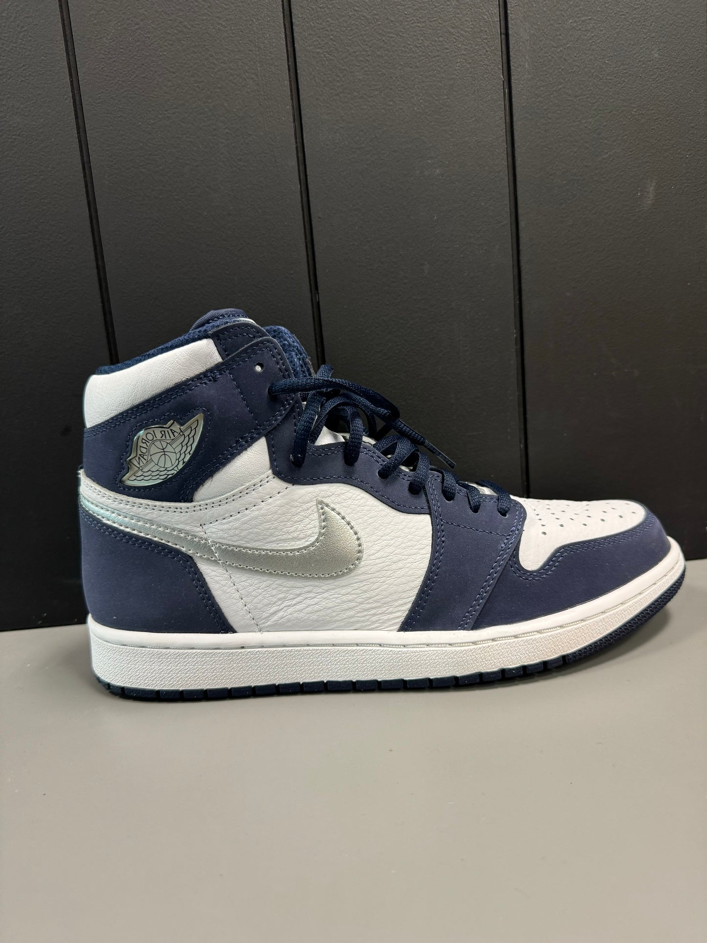 Jordan 1 Retro High CO.JP Midnight Navy Size 9.5 Preowned