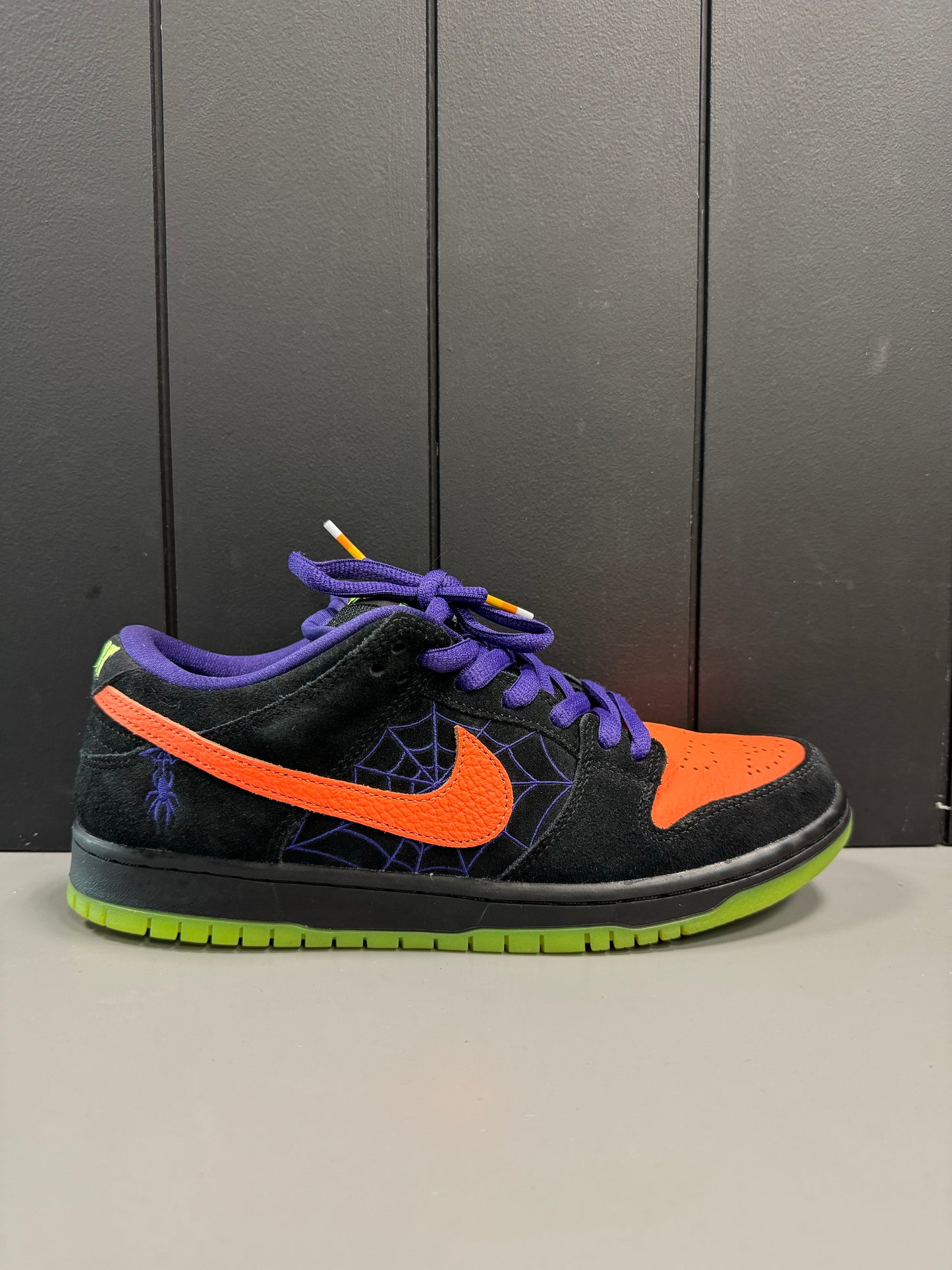 Nike SB Dunk Low "Night of Mischief Halloween" Size 8.5 Preowned