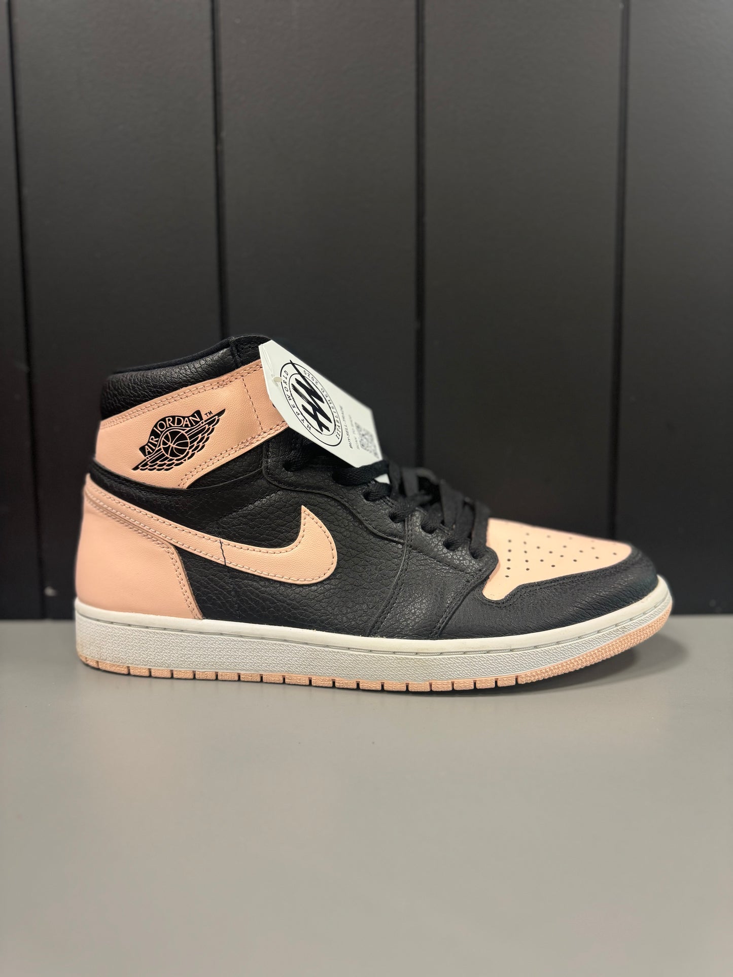 Jordan 1 High "Crimson Tint" Size 11 Preowned