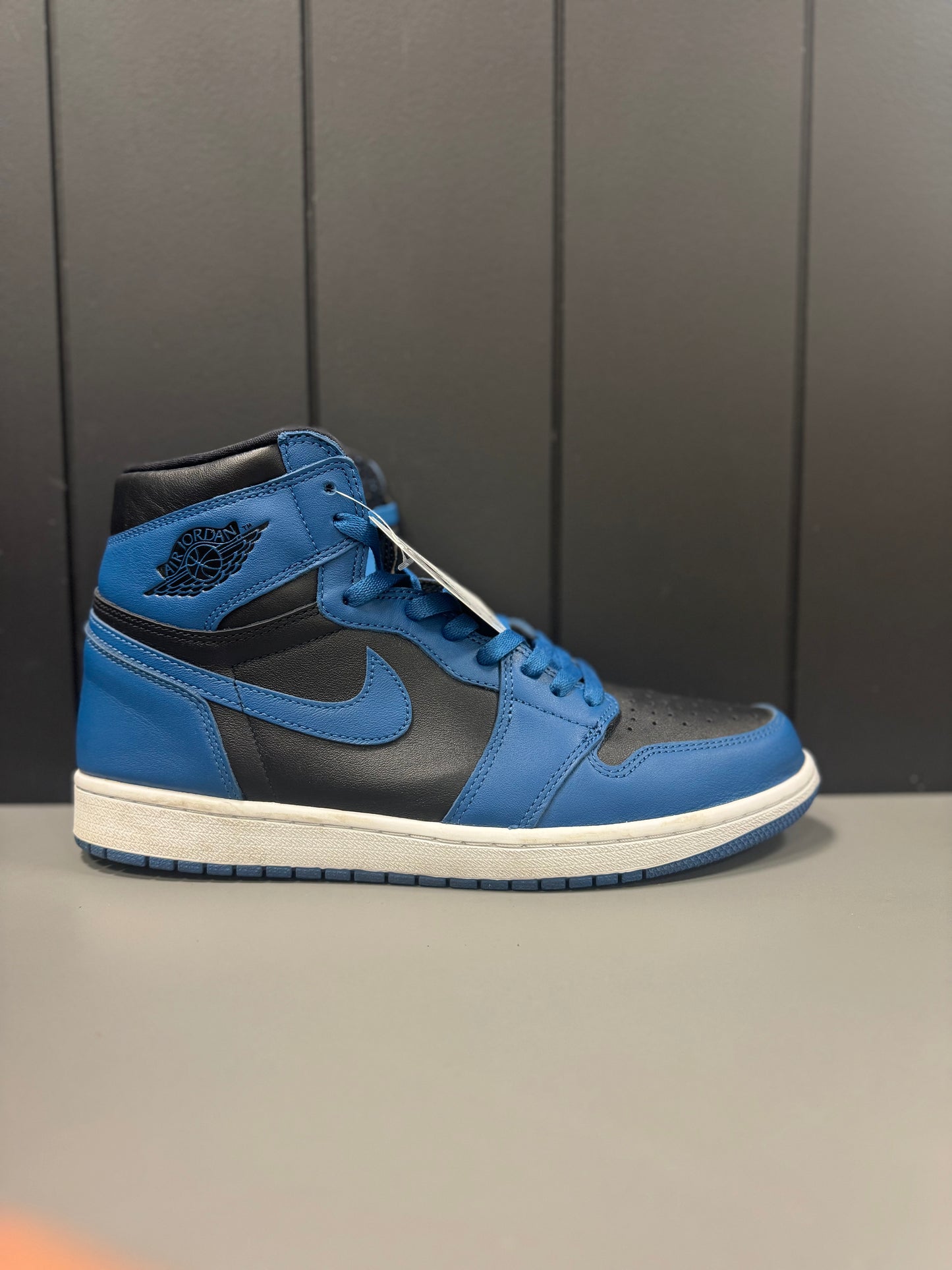 Jordan 1 High "Marina Blue" Size 11 Preowned