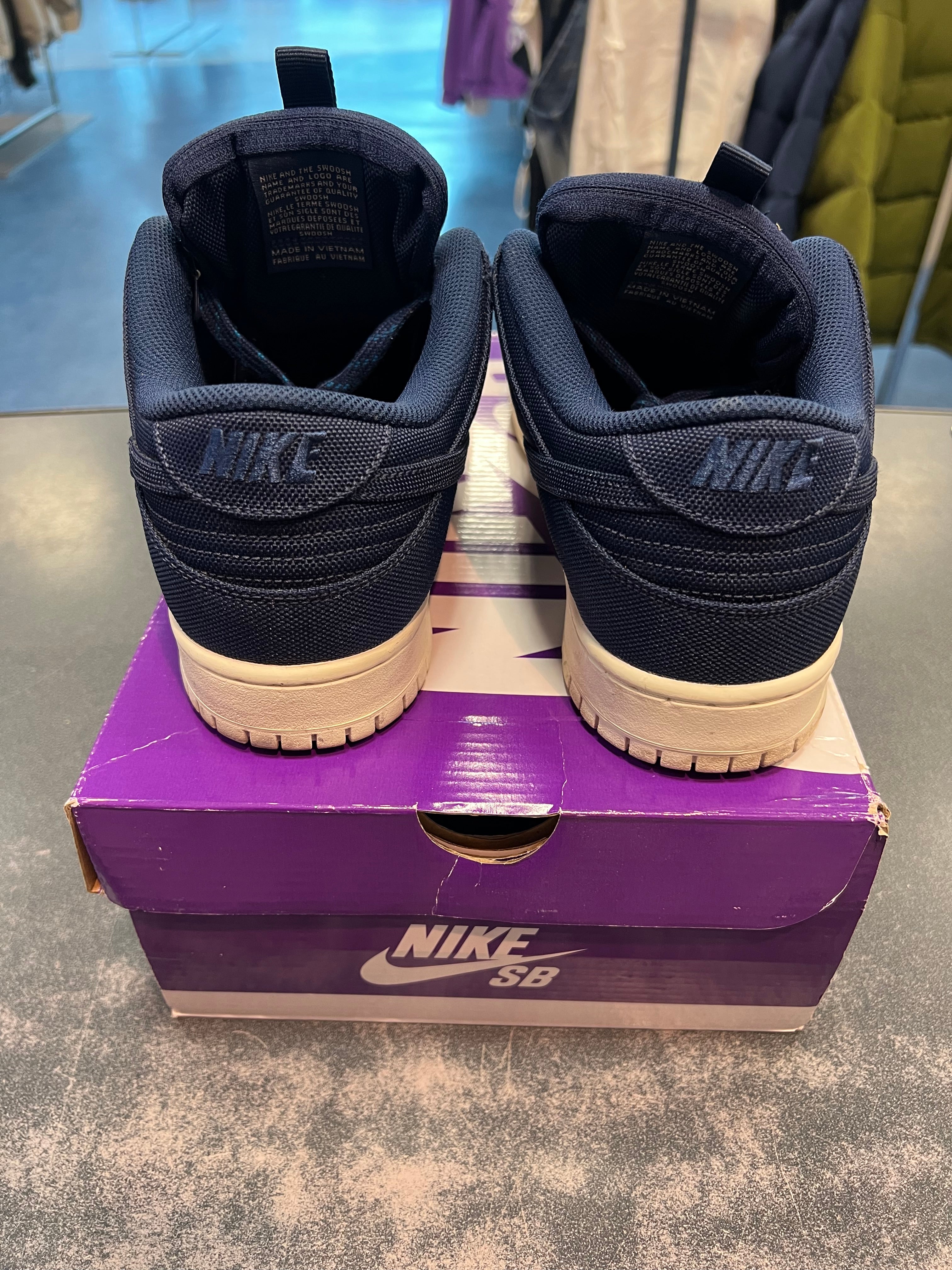 Nike SB Dunk Low "90s Backpack" Size 12 Preowned