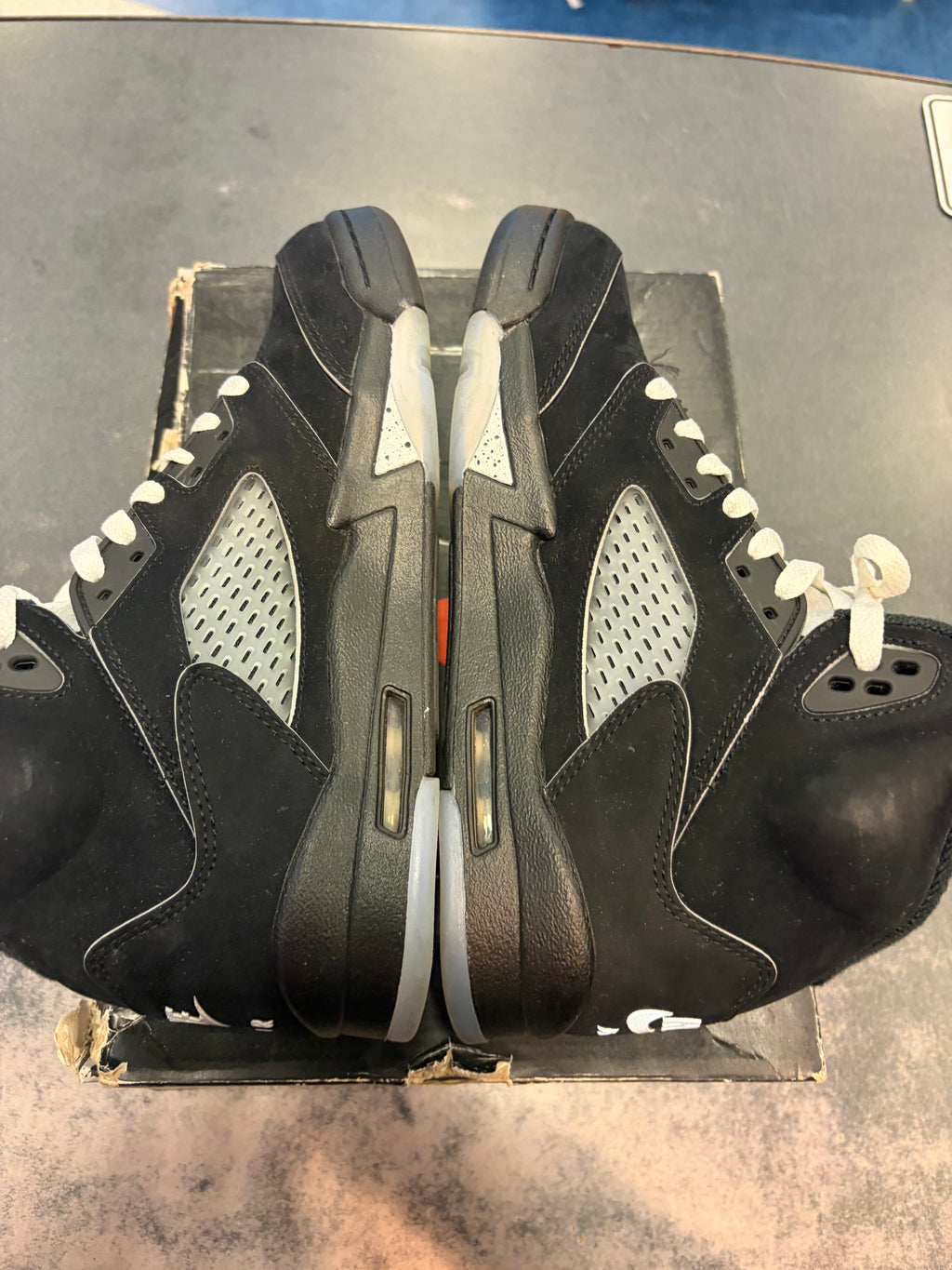 Jordan 5 "Metallic Reimagined" Size 7Y Preowned