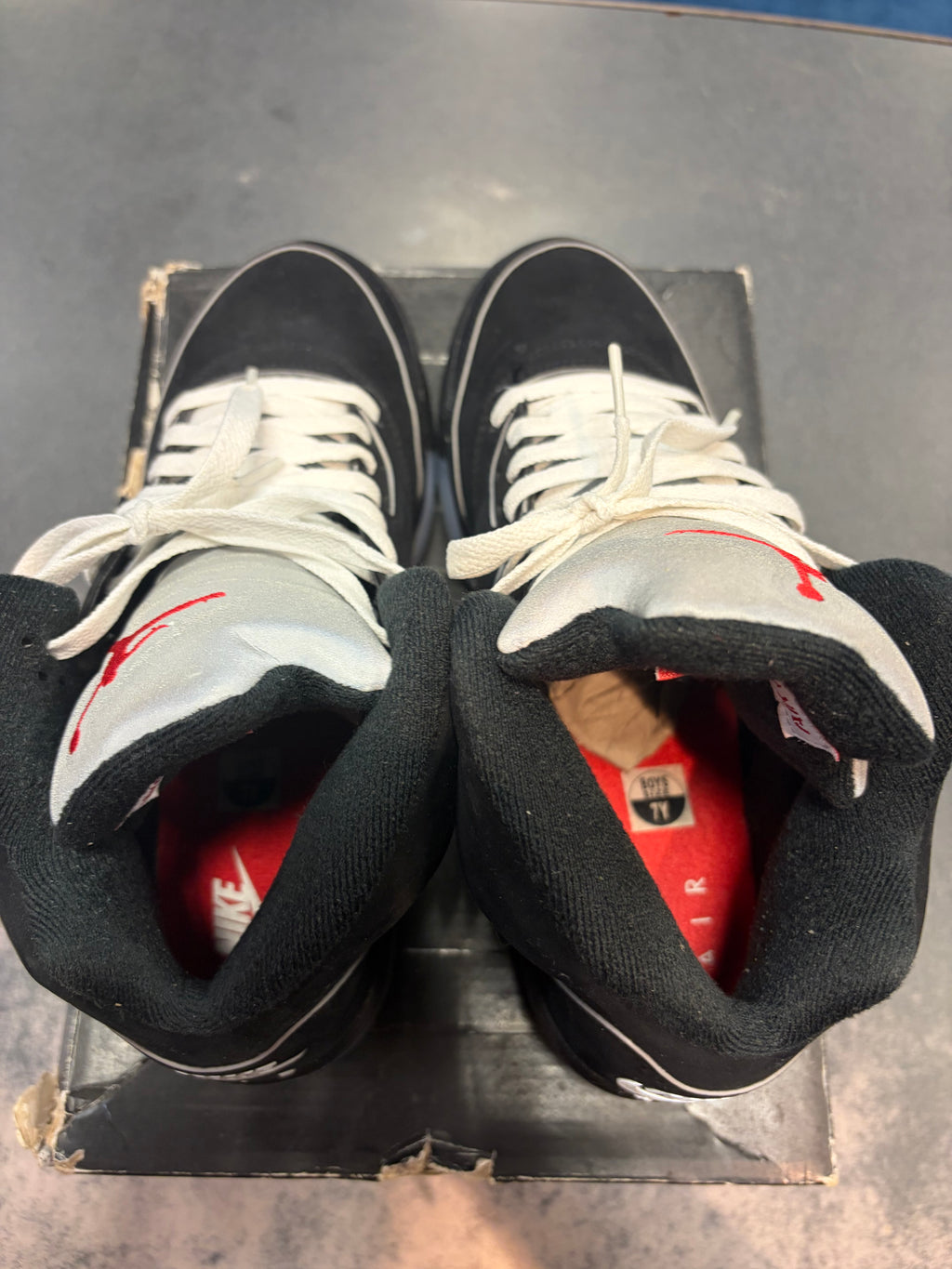 Jordan 5 "Metallic Reimagined" Size 7Y Preowned