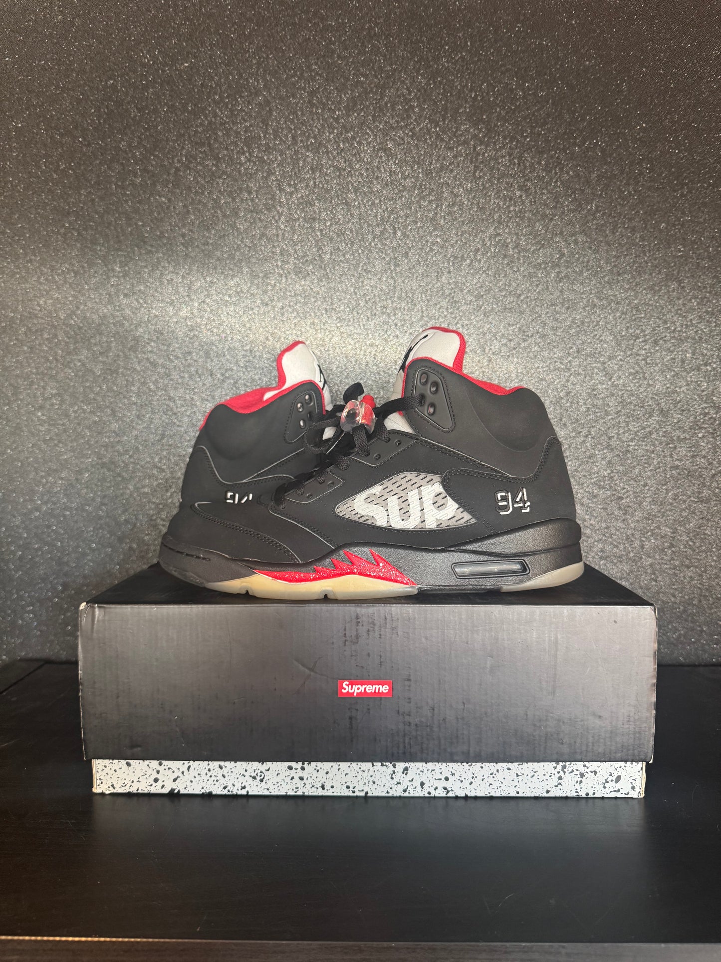 Jordan 5 'Supreme Black' Size 10 Preowned with box
