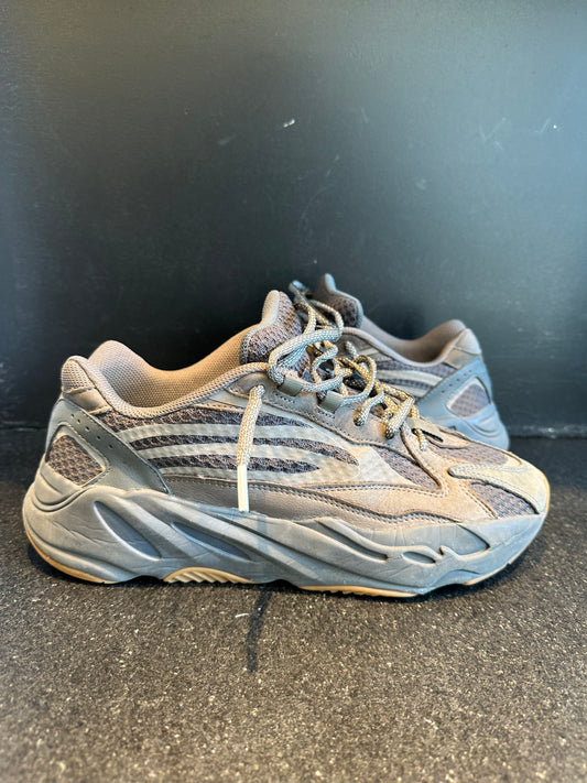 Yeezy 700 v2 "Tephra" Preowned Size 10 no Box