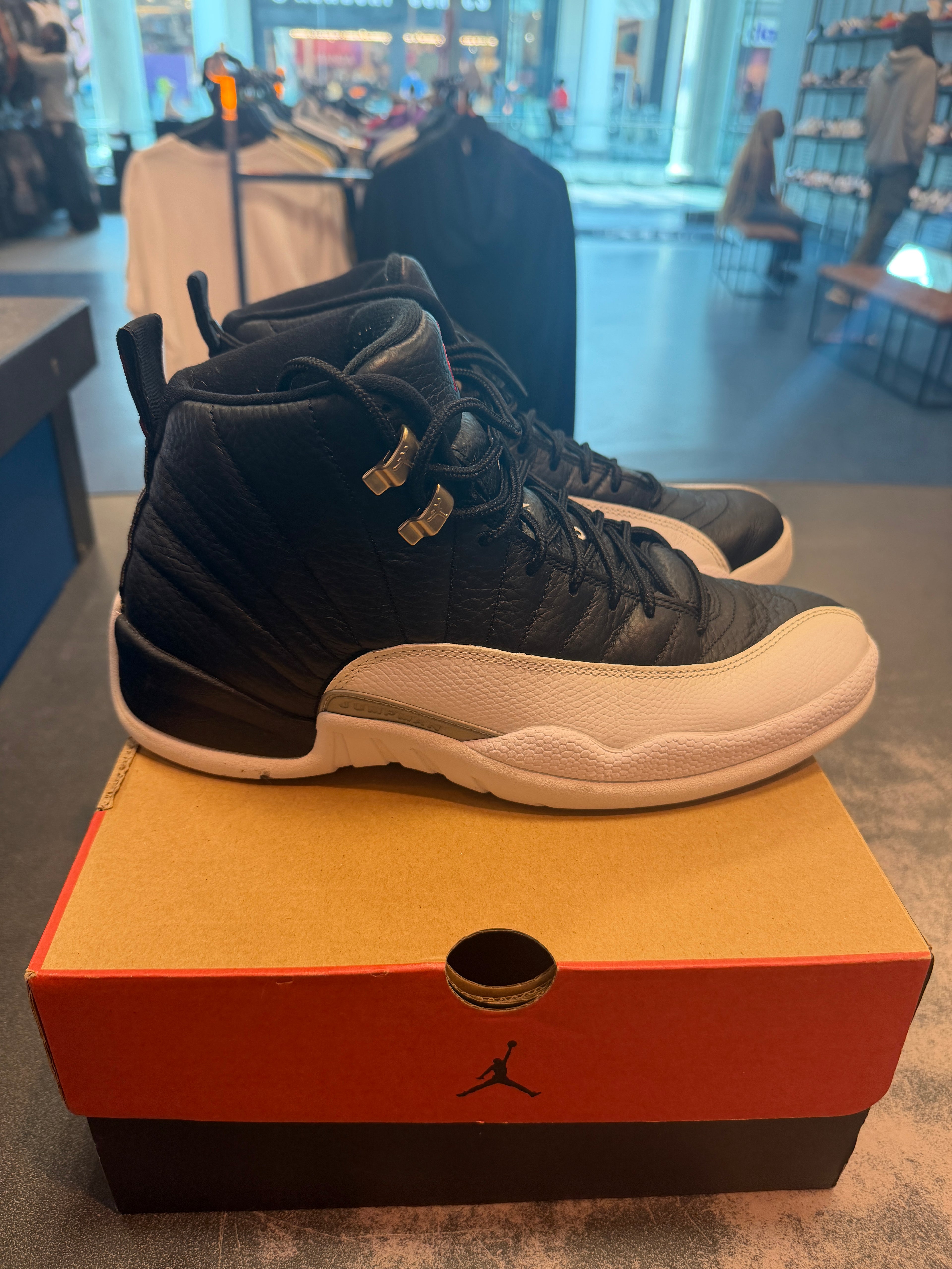 Jordan 12 Retro "Playoffs" (2022) Size 10.5 Preowned