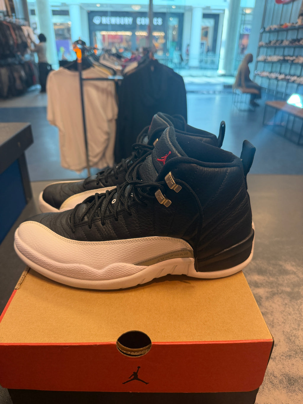 Jordan 12 Retro "Playoffs" (2022) Size 10.5 Preowned