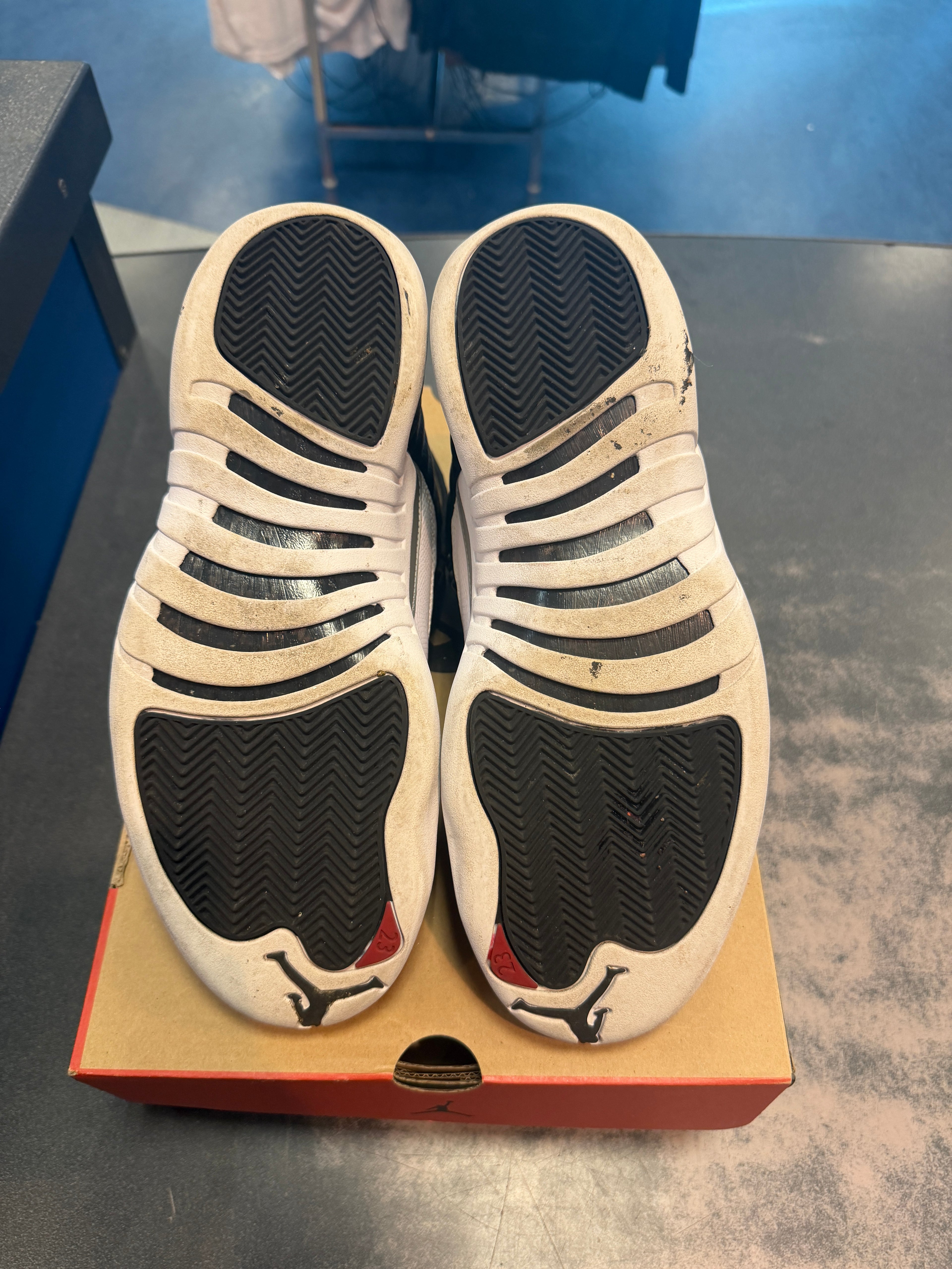 Jordan 12 Retro "Playoffs" (2022) Size 10.5 Preowned