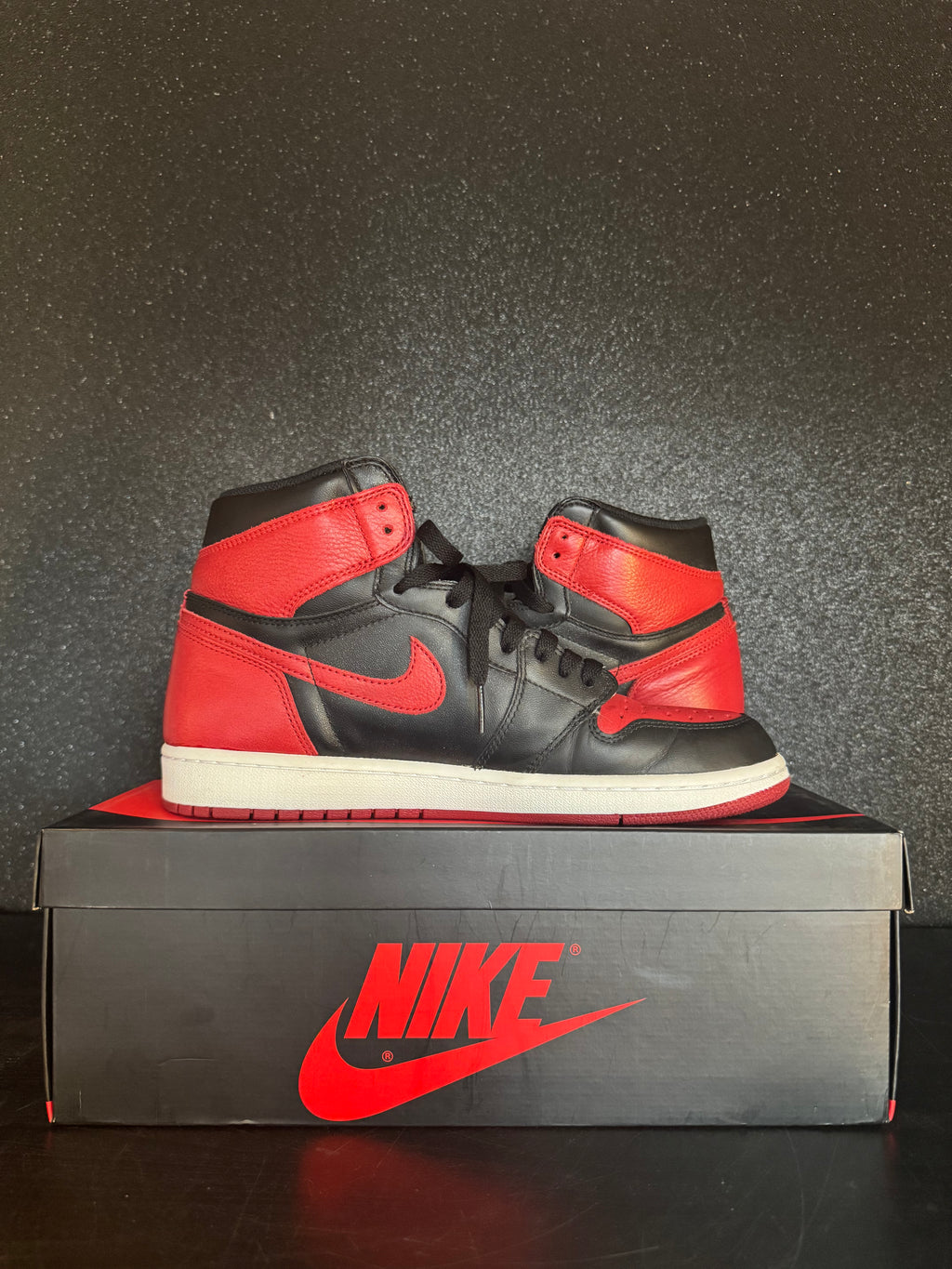 Jordan 1 'Banned' Size 10 Preowned with box.