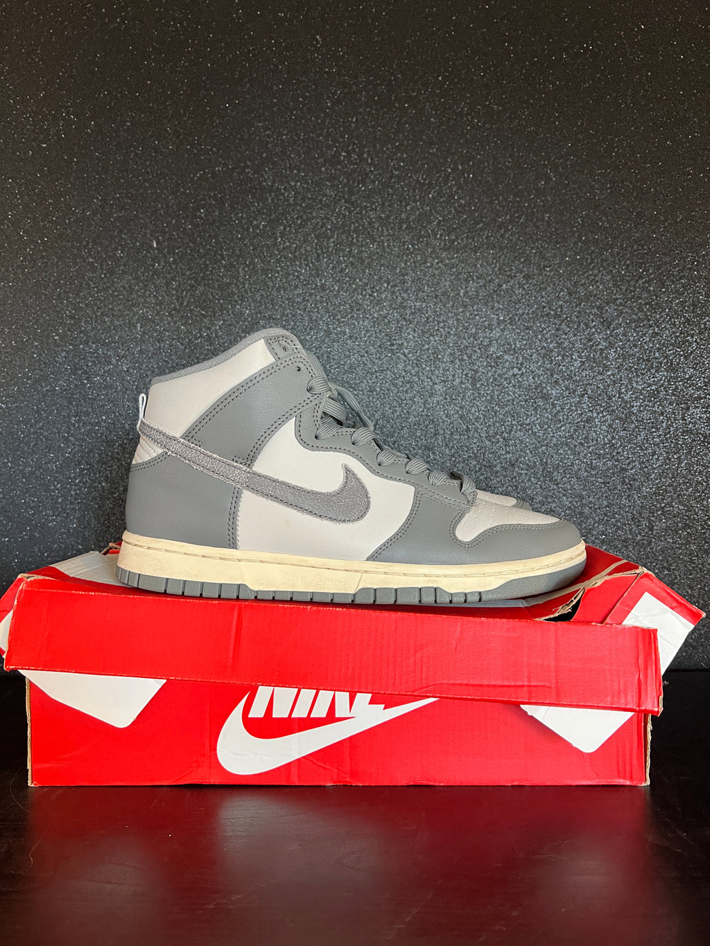 Nike Dunk High Light Bone Grey Size 8 Preowned