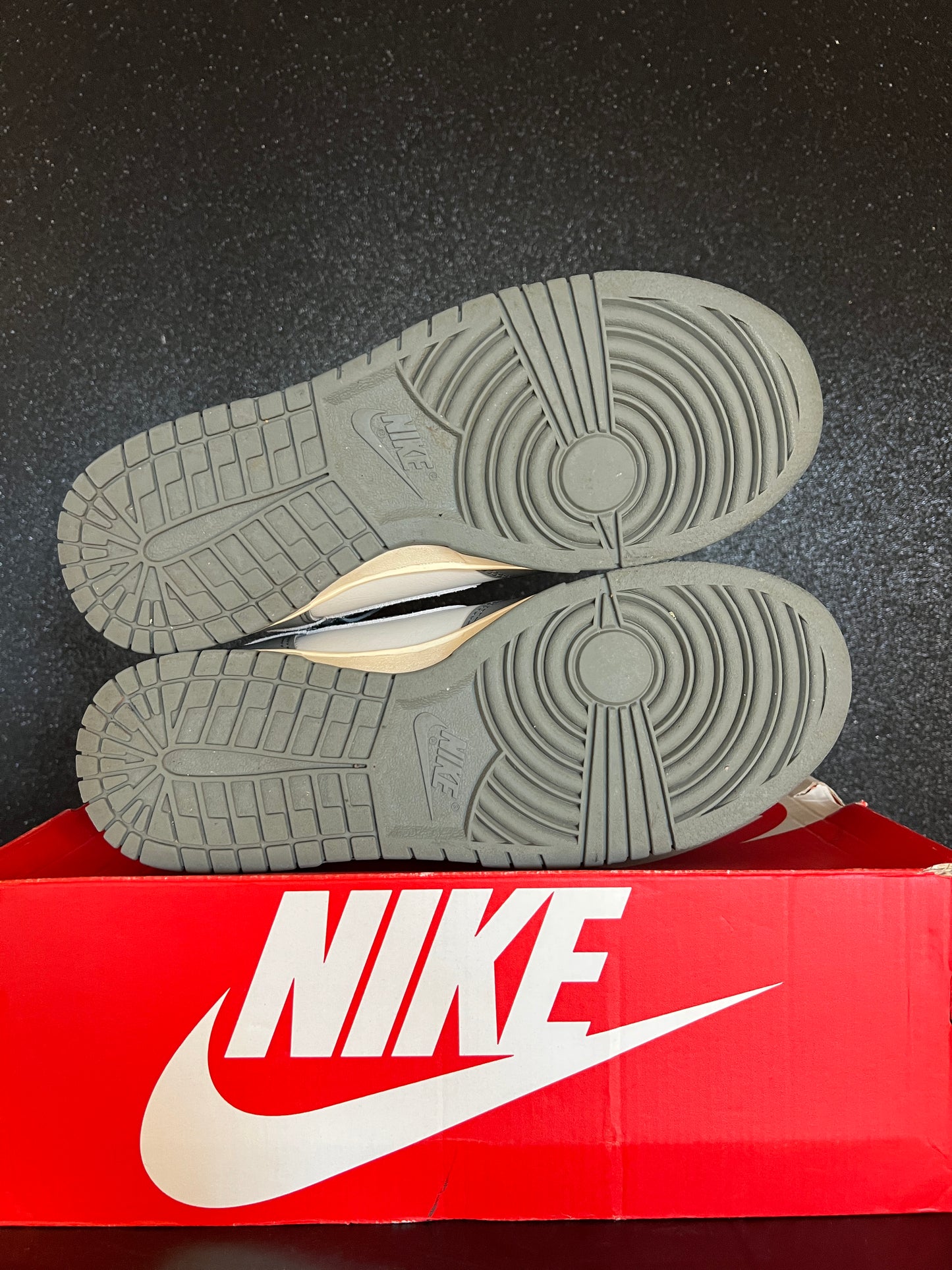 Nike Dunk High Light Bone Grey Size 8 Preowned