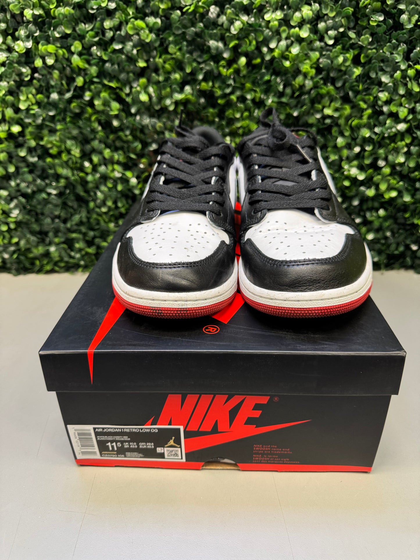 Jordan 1 Low OG "Black Toe" SIze 11.5 Preowned