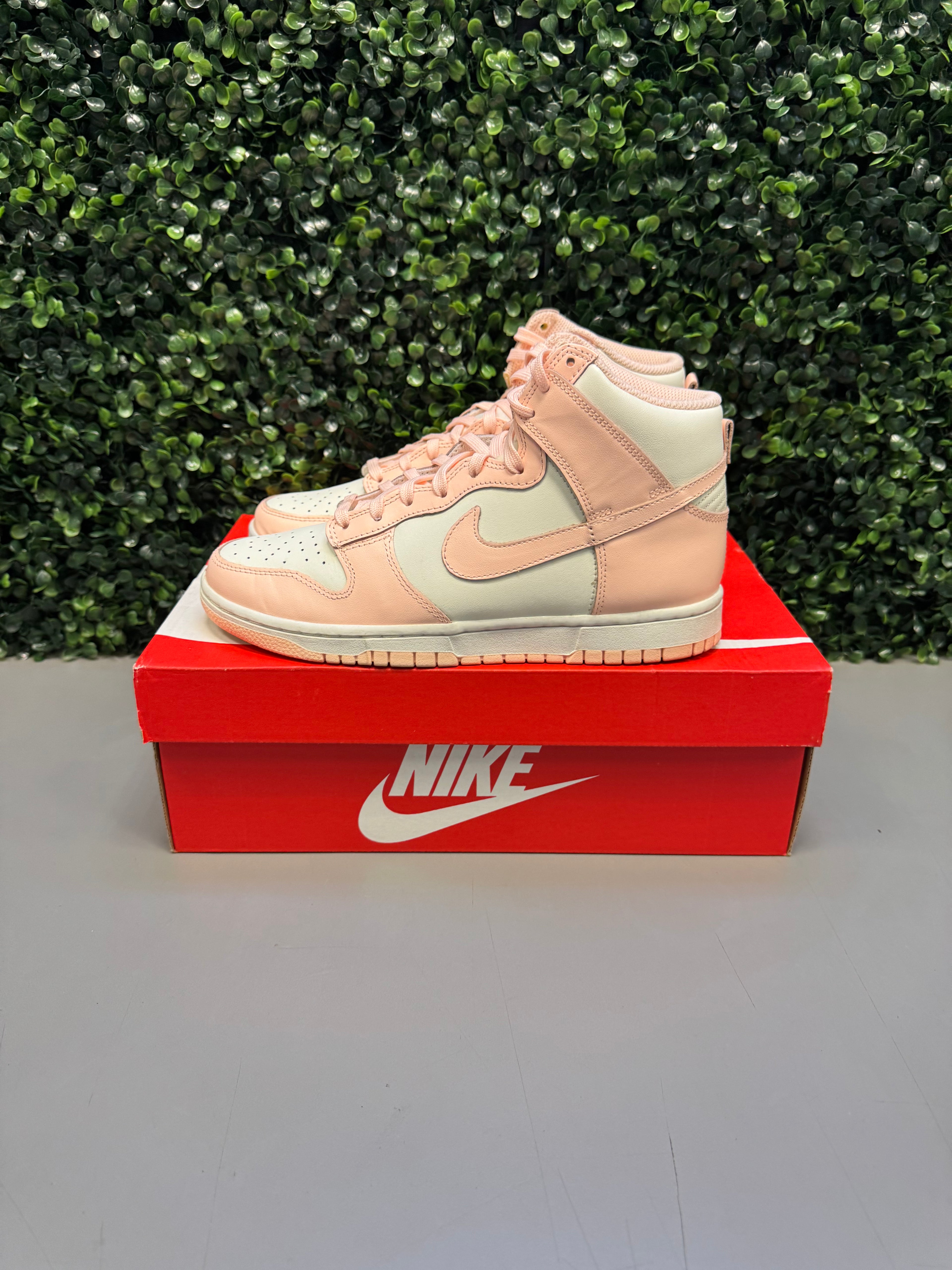 Nike Dunk High "Crimson Tint" Size 7.5Y / 9W Preowned