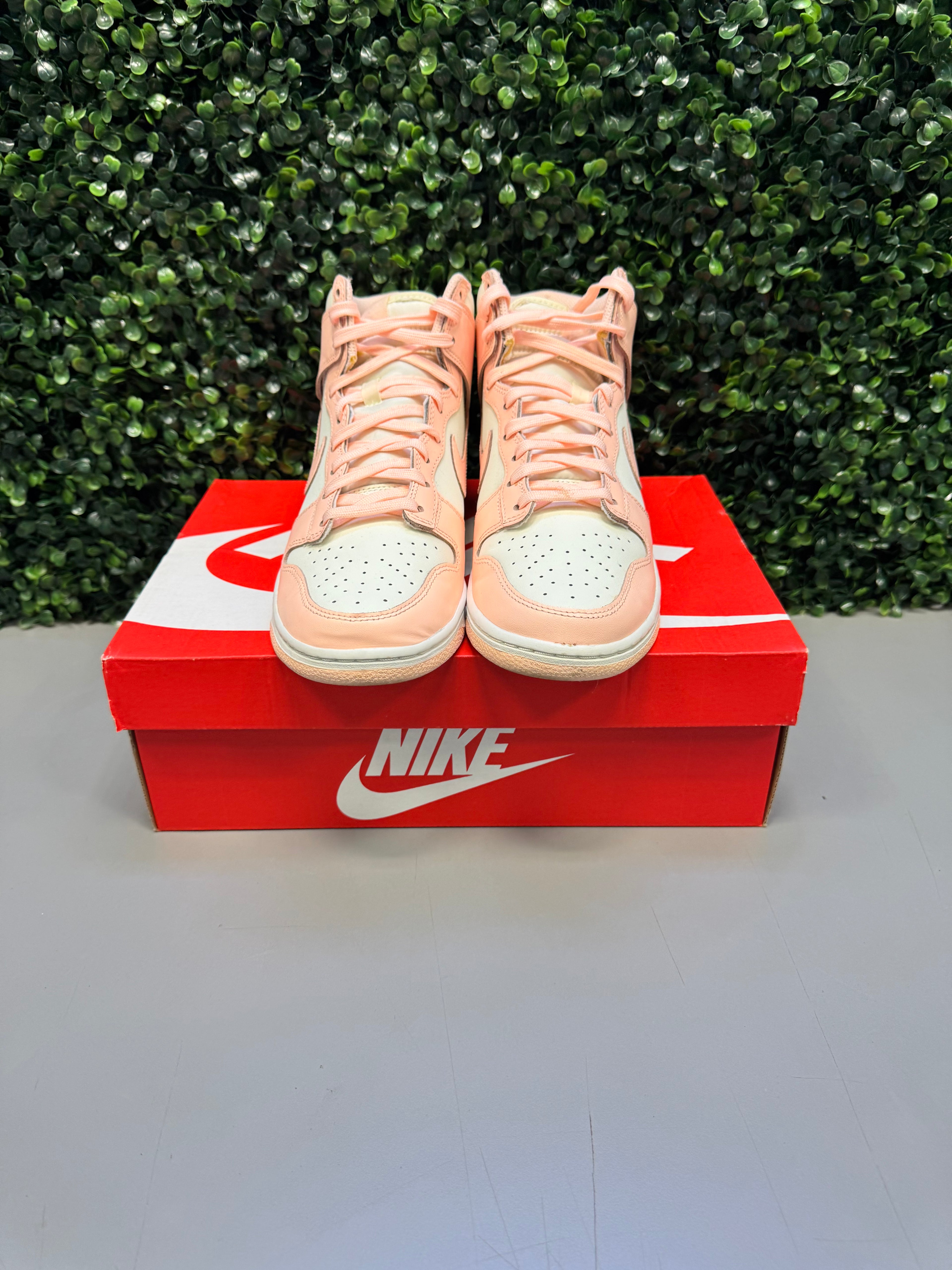 Nike Dunk High "Crimson Tint" Size 7.5Y / 9W Preowned