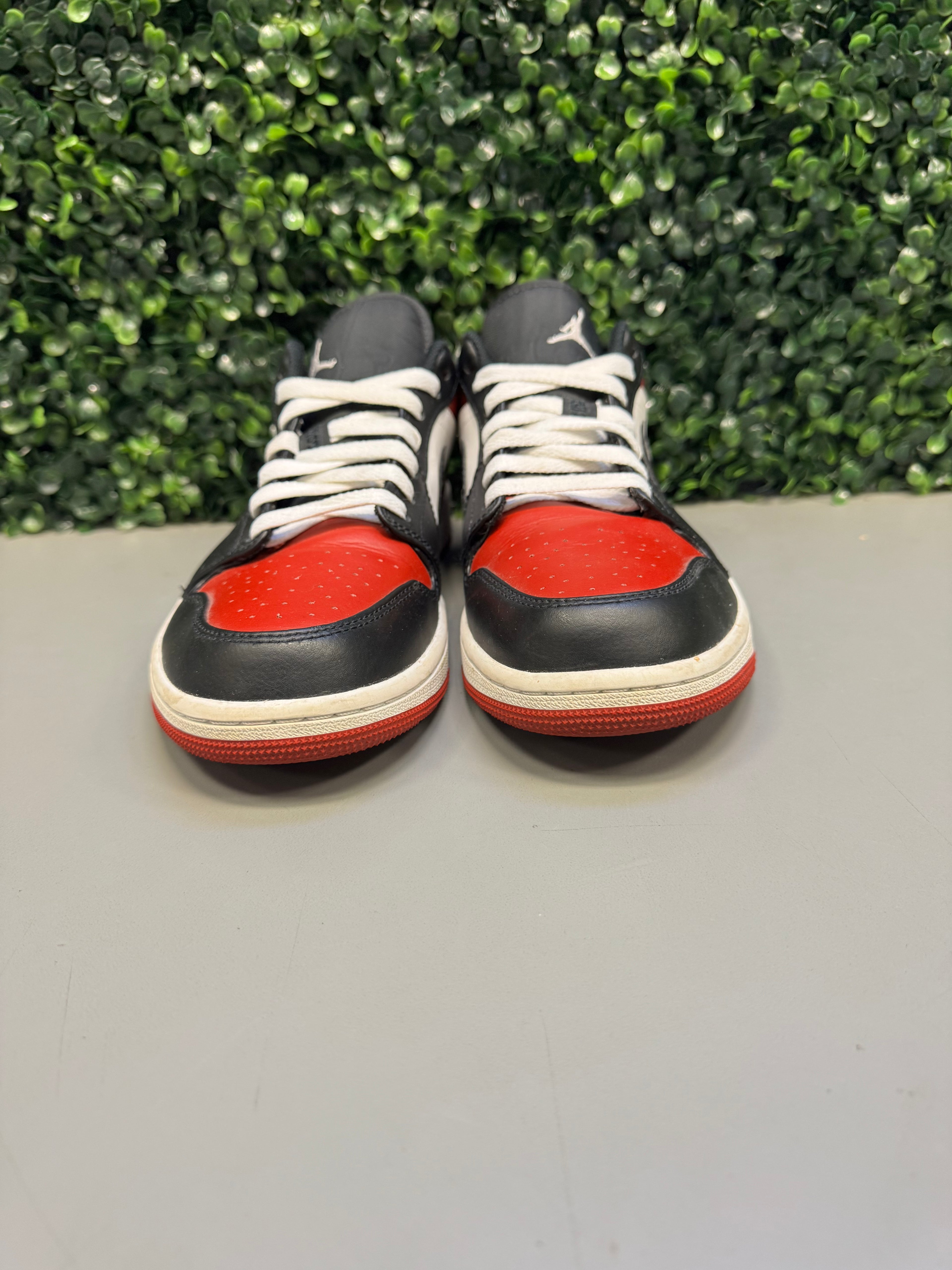 Jordan 1 Low "Bred Toe" Size 9 Preowned