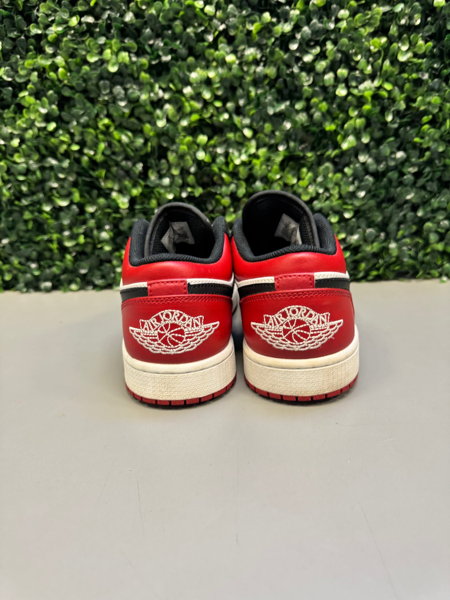 Jordan 1 Low "Bred Toe" Size 9 Preowned