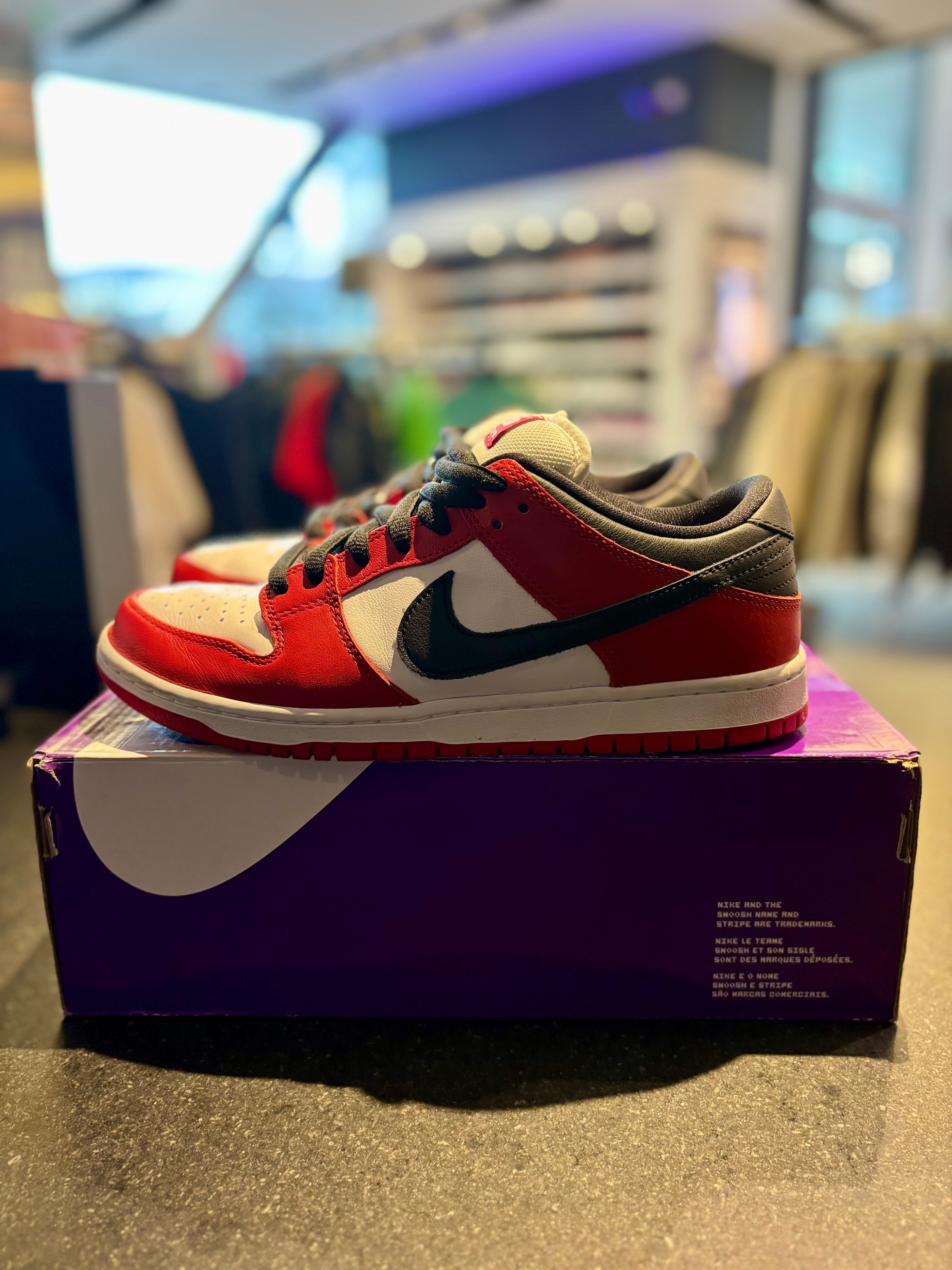 Nike SB Dunk Low "Chicago" Size 8.5 Pre Owned