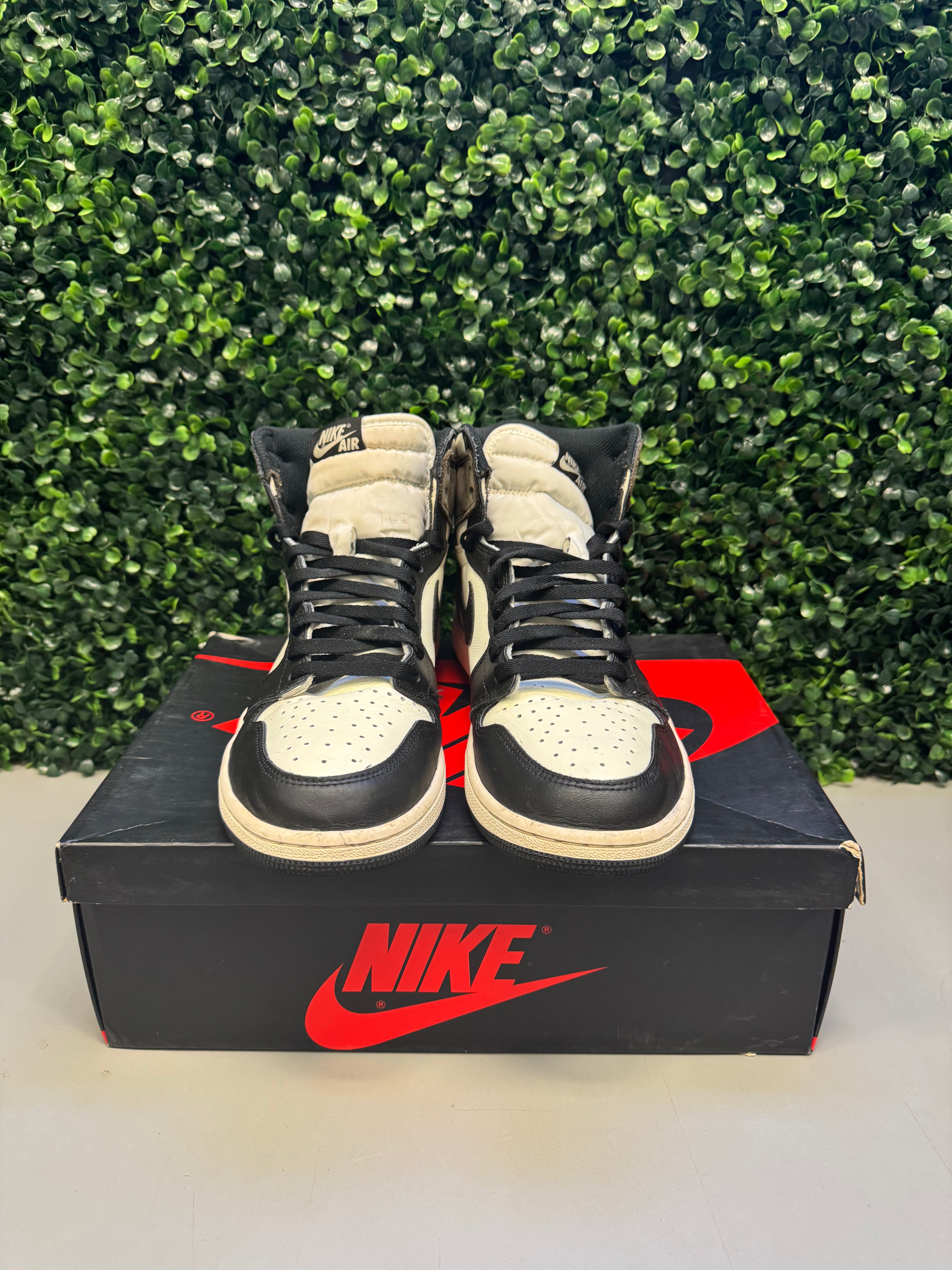 Jordan 1 High " Mocha" Size 12.5 Preowned